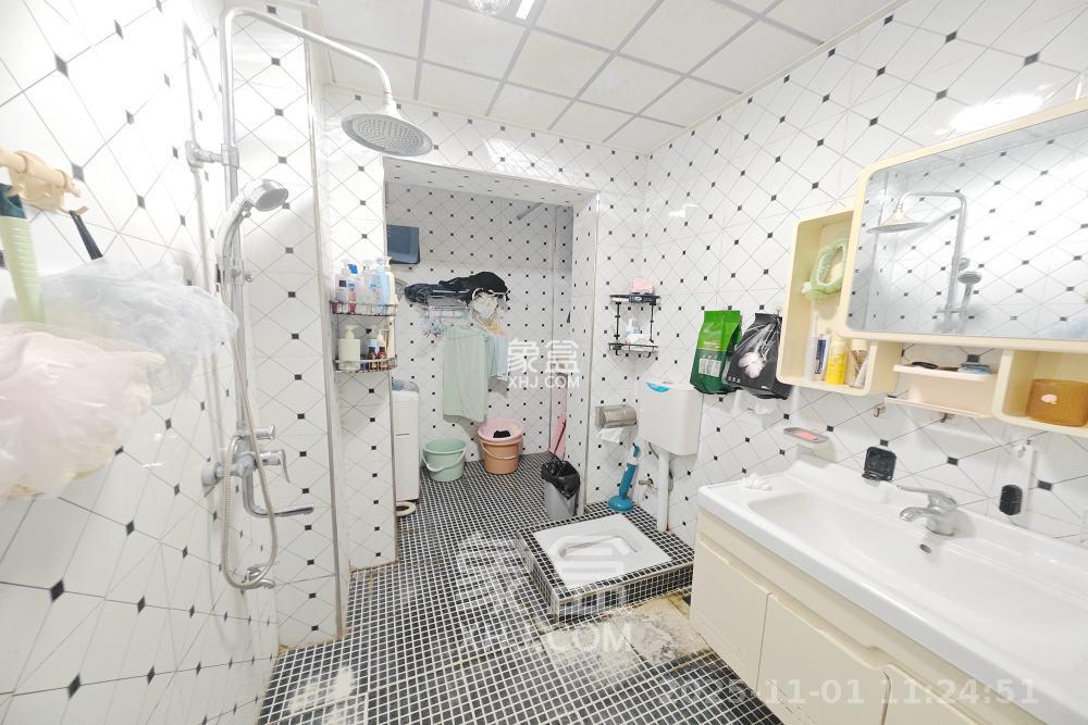 尊邸华庭  1室2厅1卫    2500.0元/月室内图