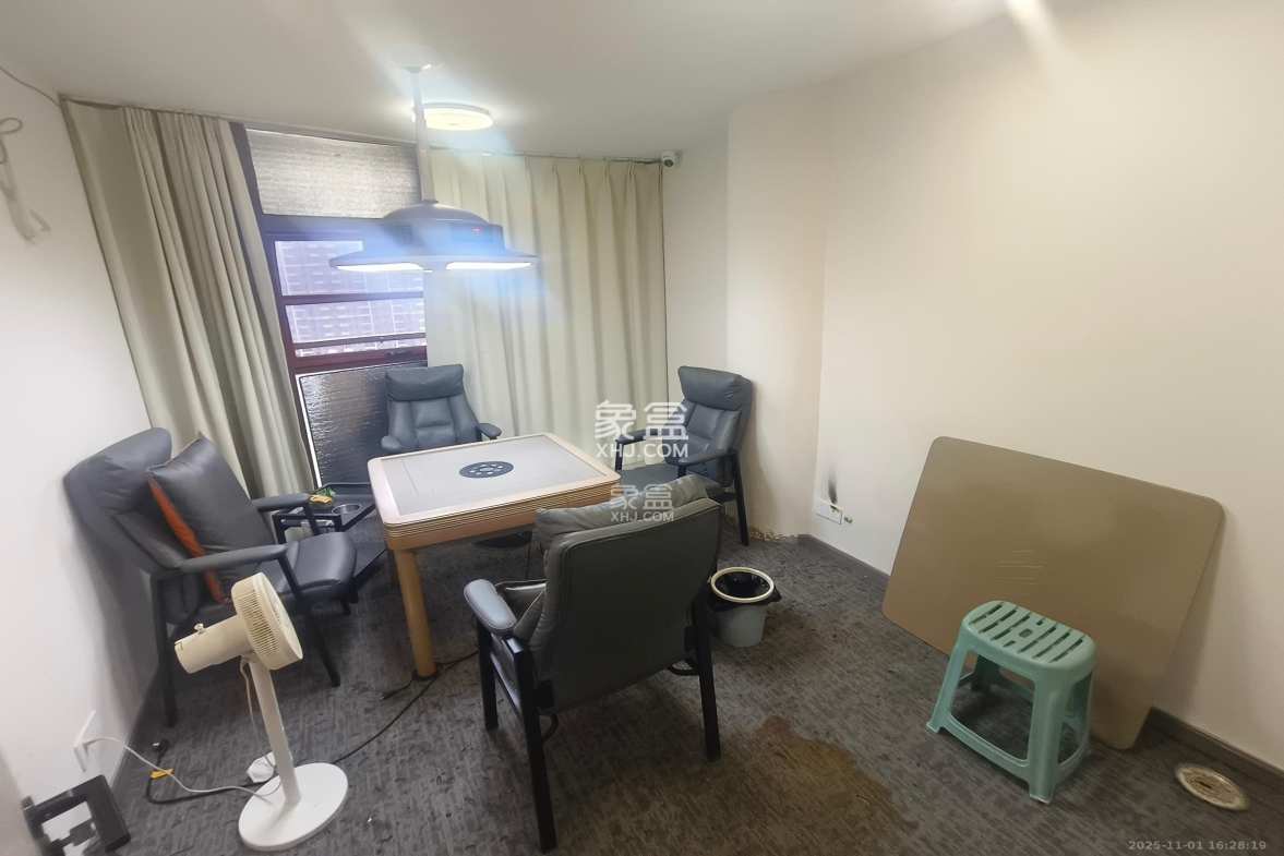 湘江世纪城富湾国际 4室2厅2卫 10000.0元/月 湘江世纪城富湾国际 4室2厅2卫 10000.0元/月室内图