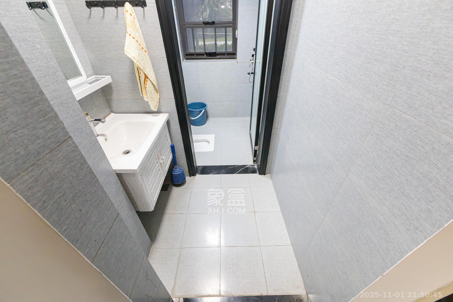 润和滨江府 4室2厅2卫 128.0万 润和滨江府 4室2厅2卫 128.0万卫生间