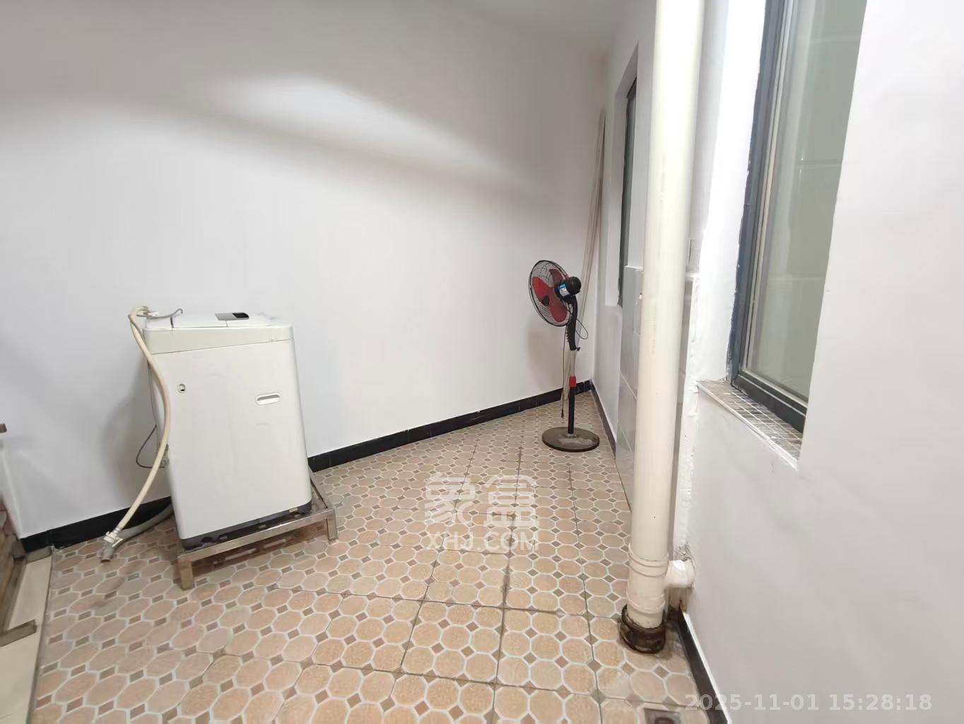 山水誉峰 3室2厅1卫 2600.0元/月 山水誉峰 3室2厅1卫 2600.0元/月室内图