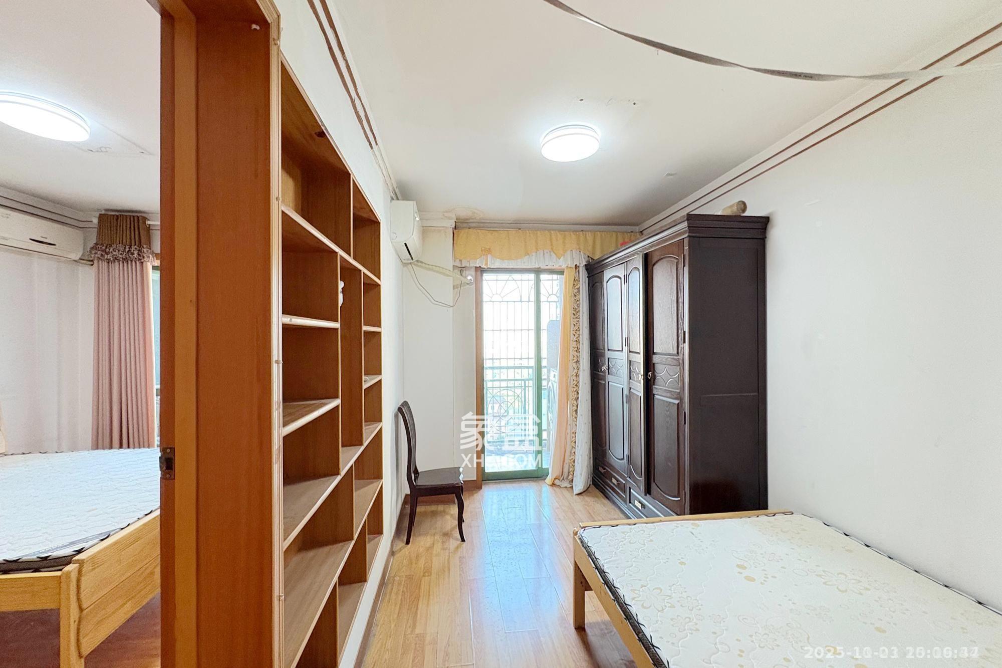 香格里嘉园  4室2厅2卫    2500.0元/月室内图