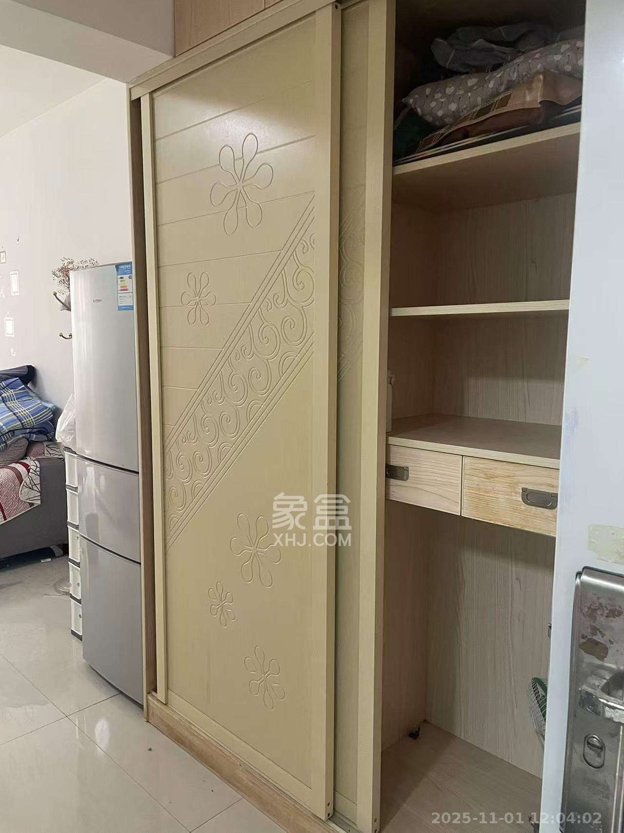 怡海星城  1室1厅1卫    1100.0元/月 怡海星城  1室1厅1卫    1100.0元/月