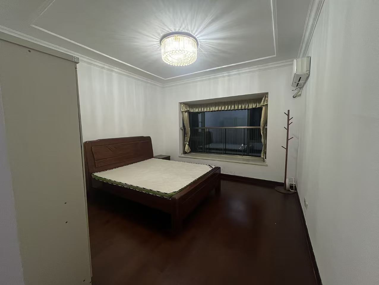 恒大绿洲  3室2厅2卫    1800.0元/月户型图