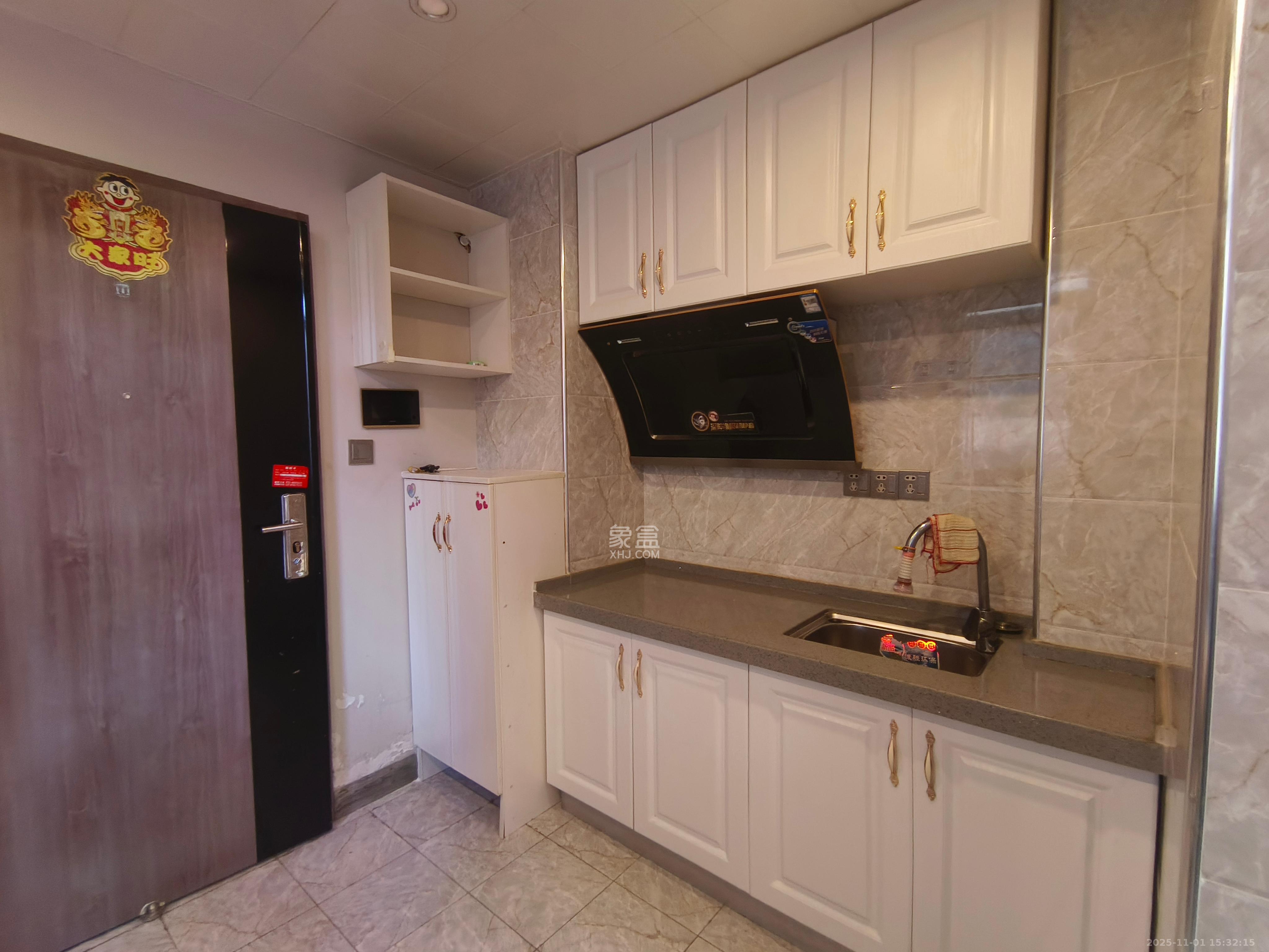 新世界广场  1室1厅1卫    1500.0元/月室内图