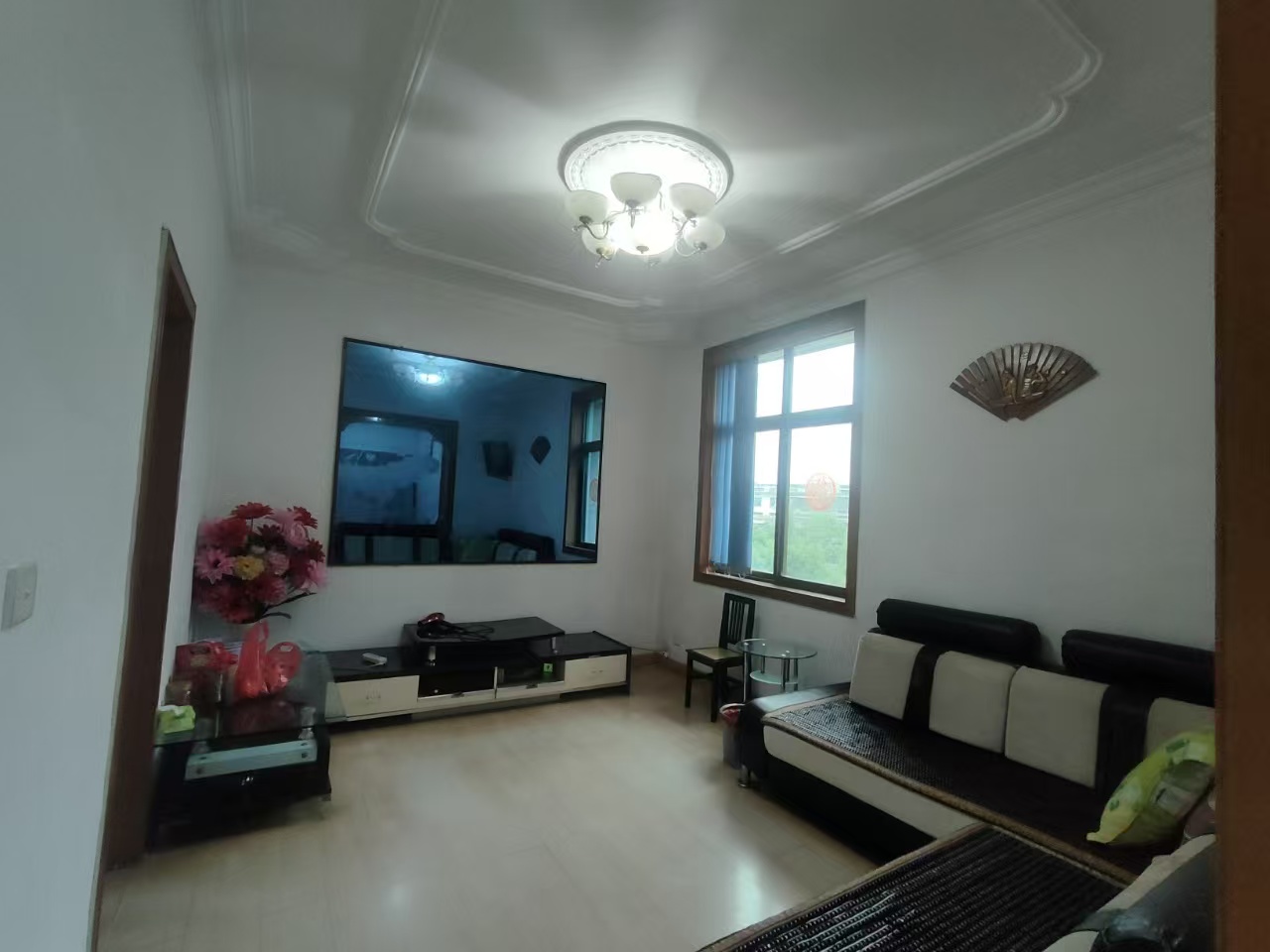 农业银行家属区 3室2厅1卫 25.8万 农业银行家属区 3室2厅1卫 25.8万室内图