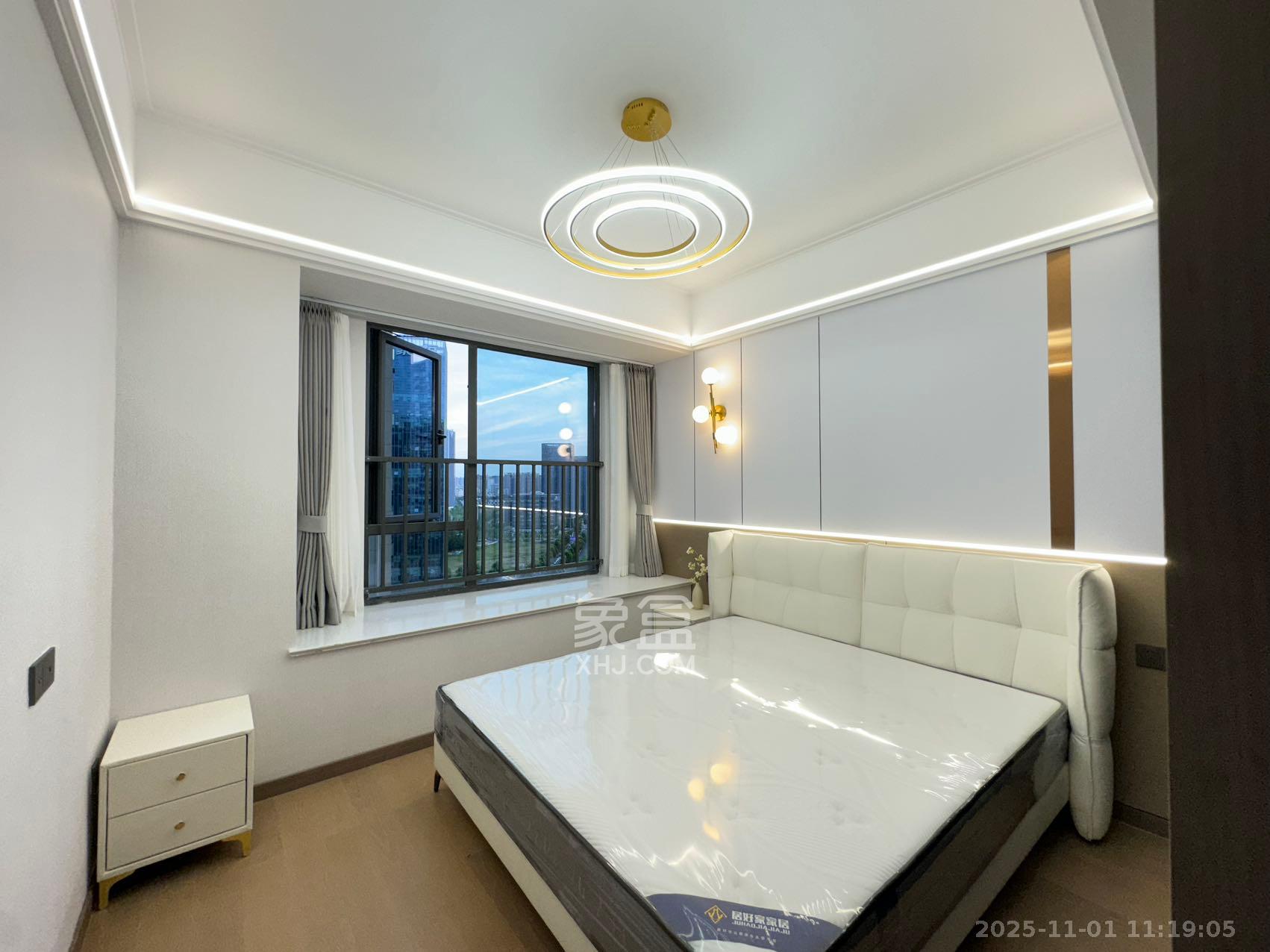 绿地V岛  3室2厅2卫    5500.0元/月室内图