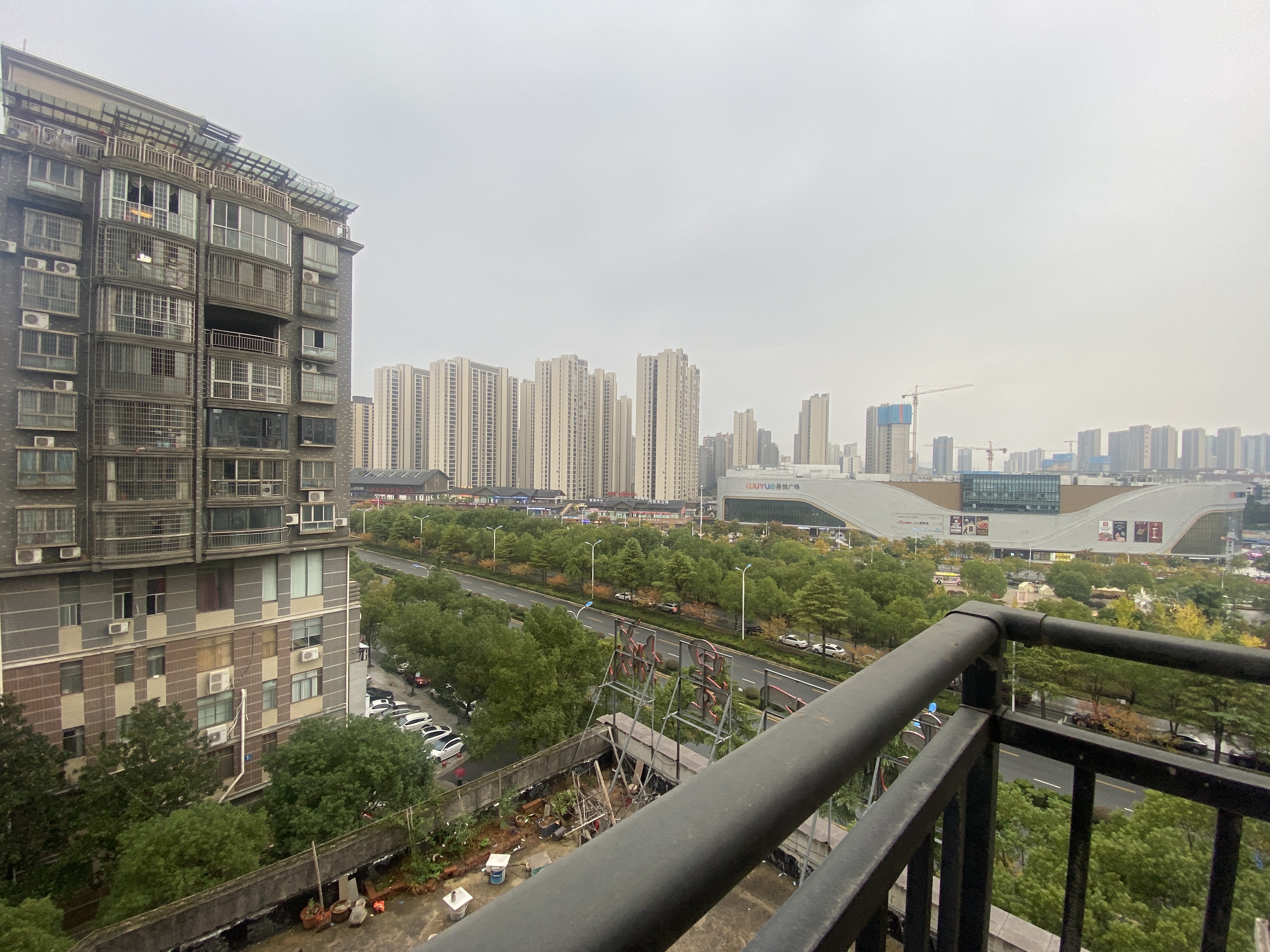 龙一星城 3室1厅2卫 63.8万 龙一星城 3室1厅2卫 63.8万客厅