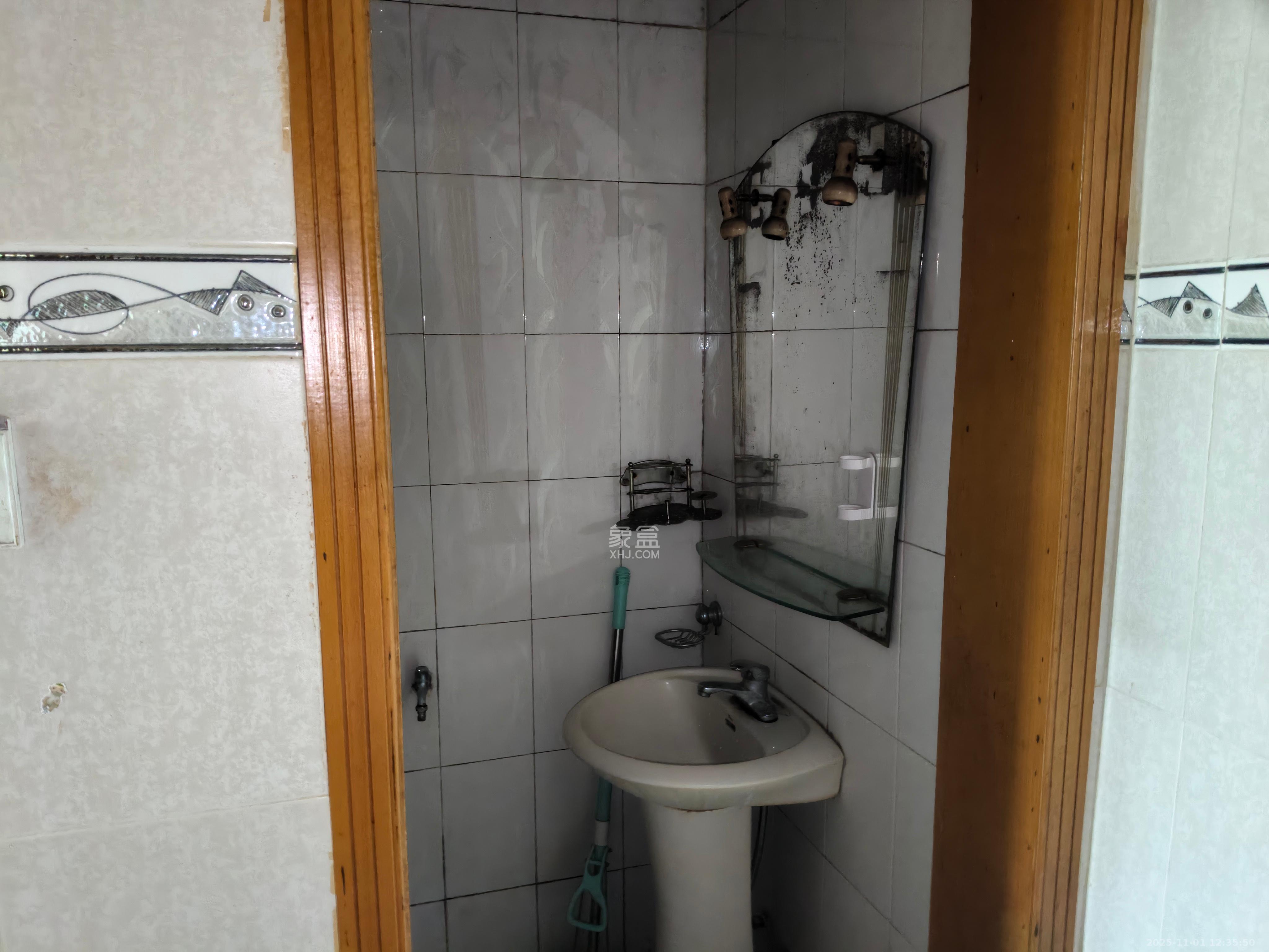 古堆山小区国家电网宿舍  3室1厅1卫    1600.0元/月室内图