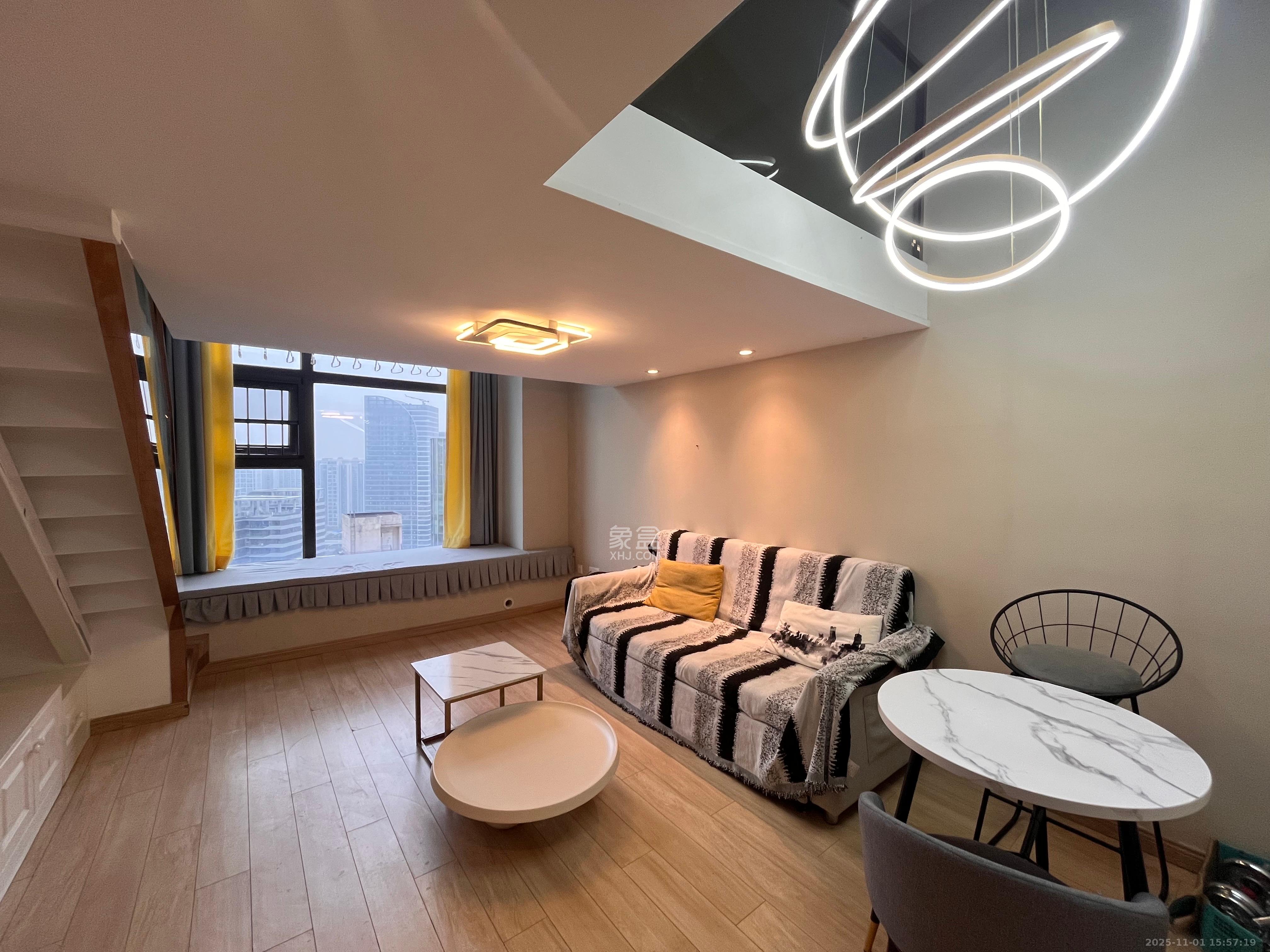 远洋外滩壹号  2室1厅1卫    2200.0元/月室内图