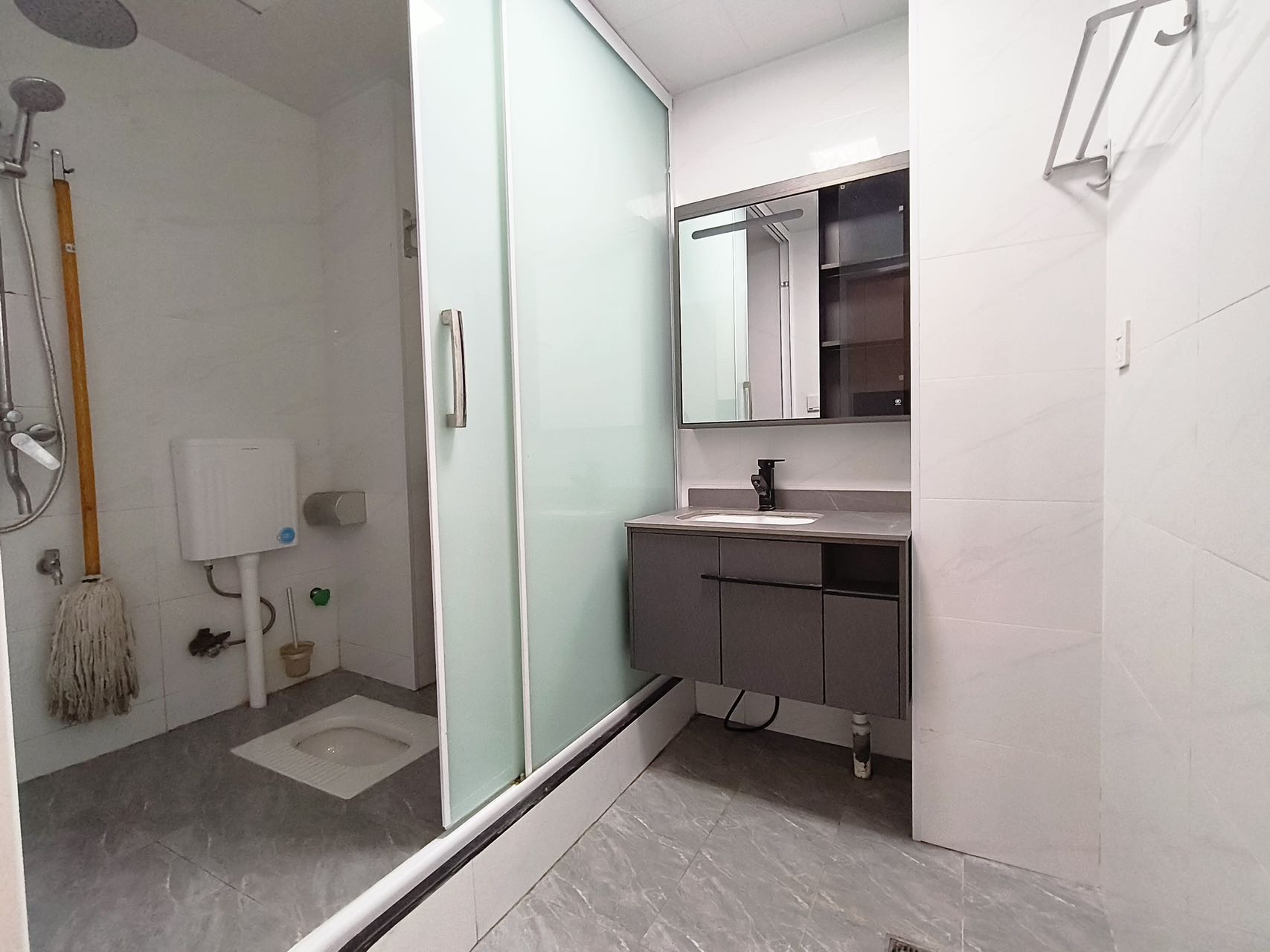 鑫天国际（鑫天偶遇）  1室1厅1卫    1500.0元/月室内图