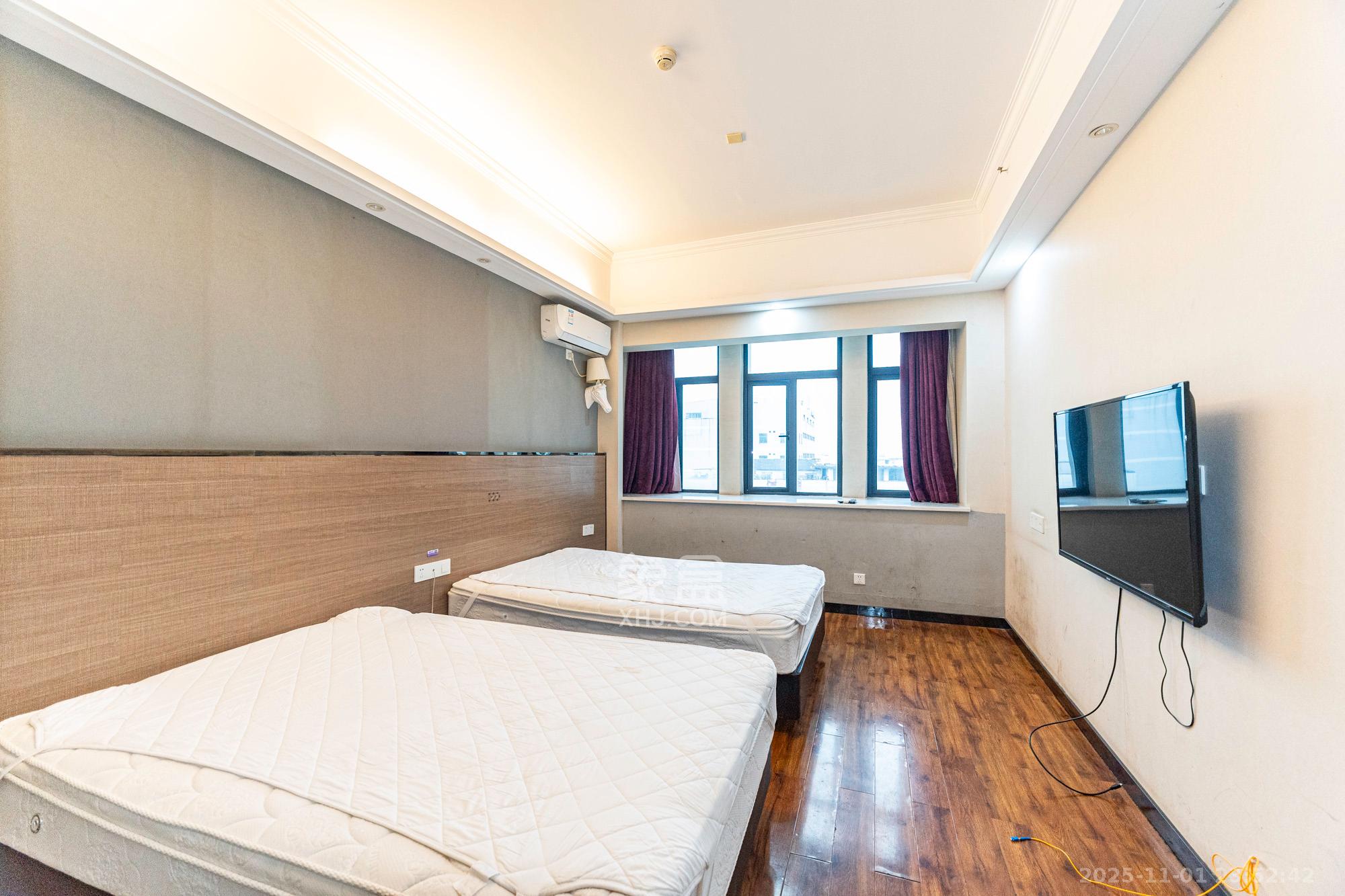 兆坤星悦荟 1室1厅1卫 13.8万 兆坤星悦荟 1室1厅1卫 13.8万客厅