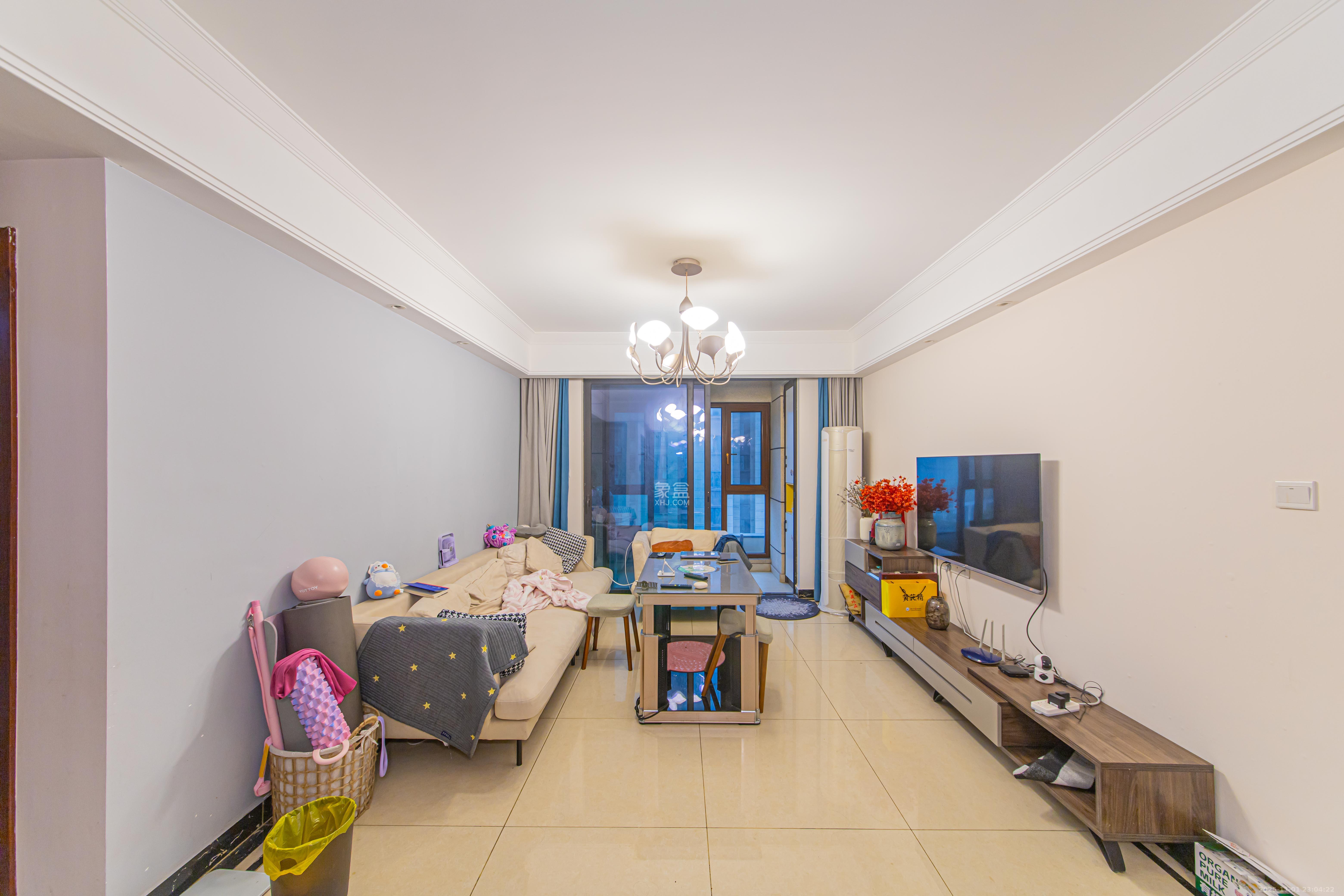 中海新城熙岸(中信新城五期) 3室2厅2卫 100.0万 中海新城熙岸(中信新城五期) 3室2厅2卫 100.0万客厅