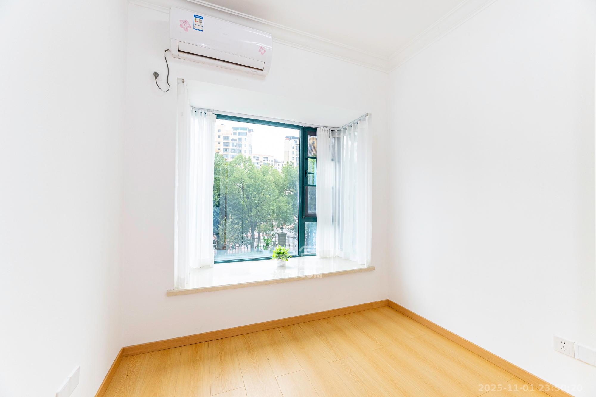 恒大雅苑  3室2厅1卫    85.0万卧室