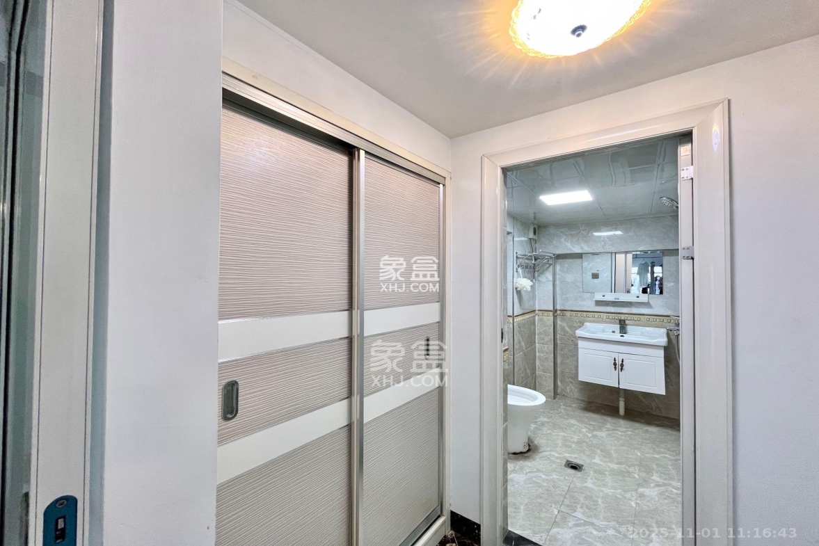 达美美立方 2室2厅2卫 2200.0元/月 达美美立方 2室2厅2卫 2200.0元/月室内图