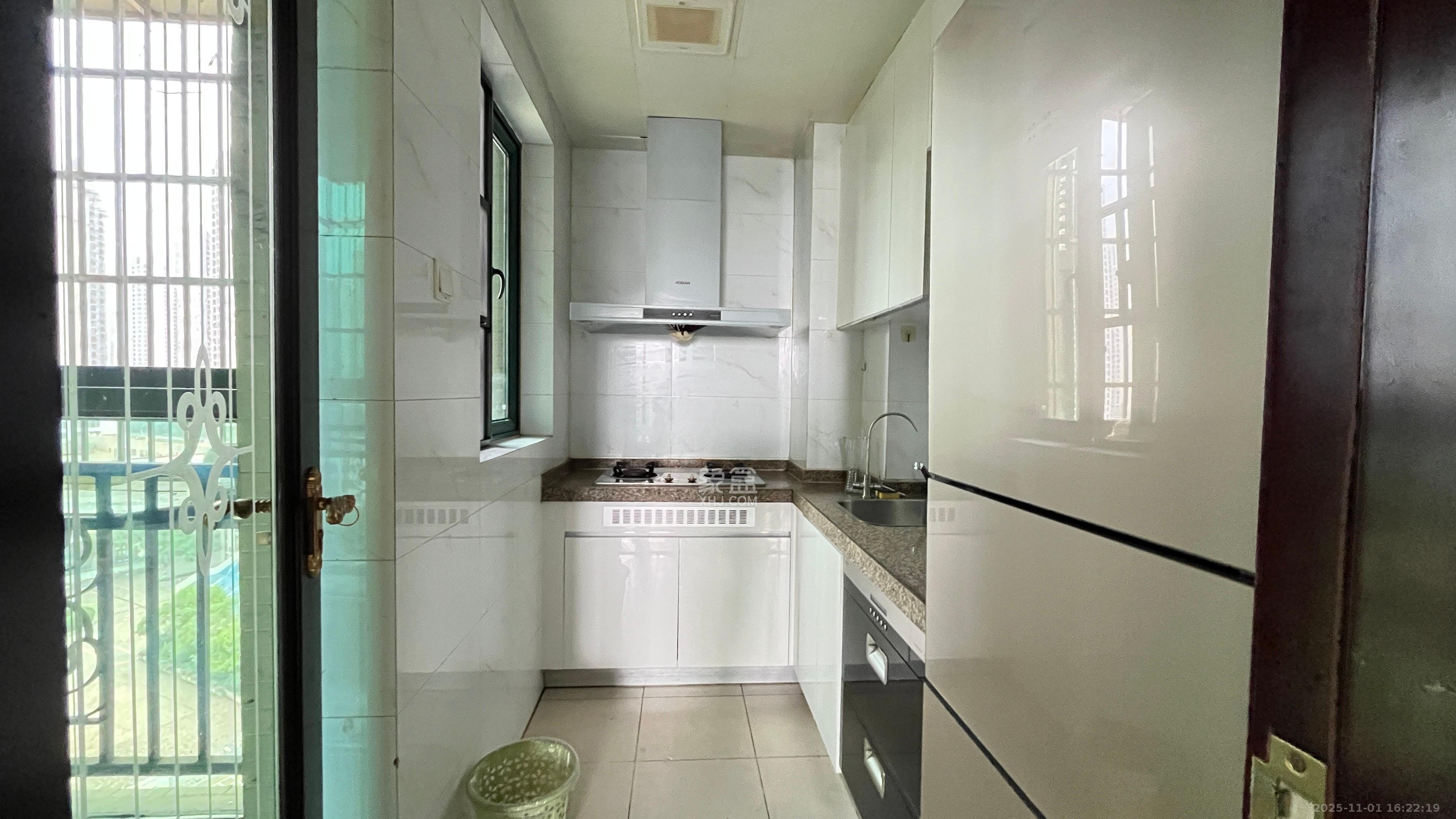 恒大雅苑  3室2厅1卫    2500.0元/月室内图