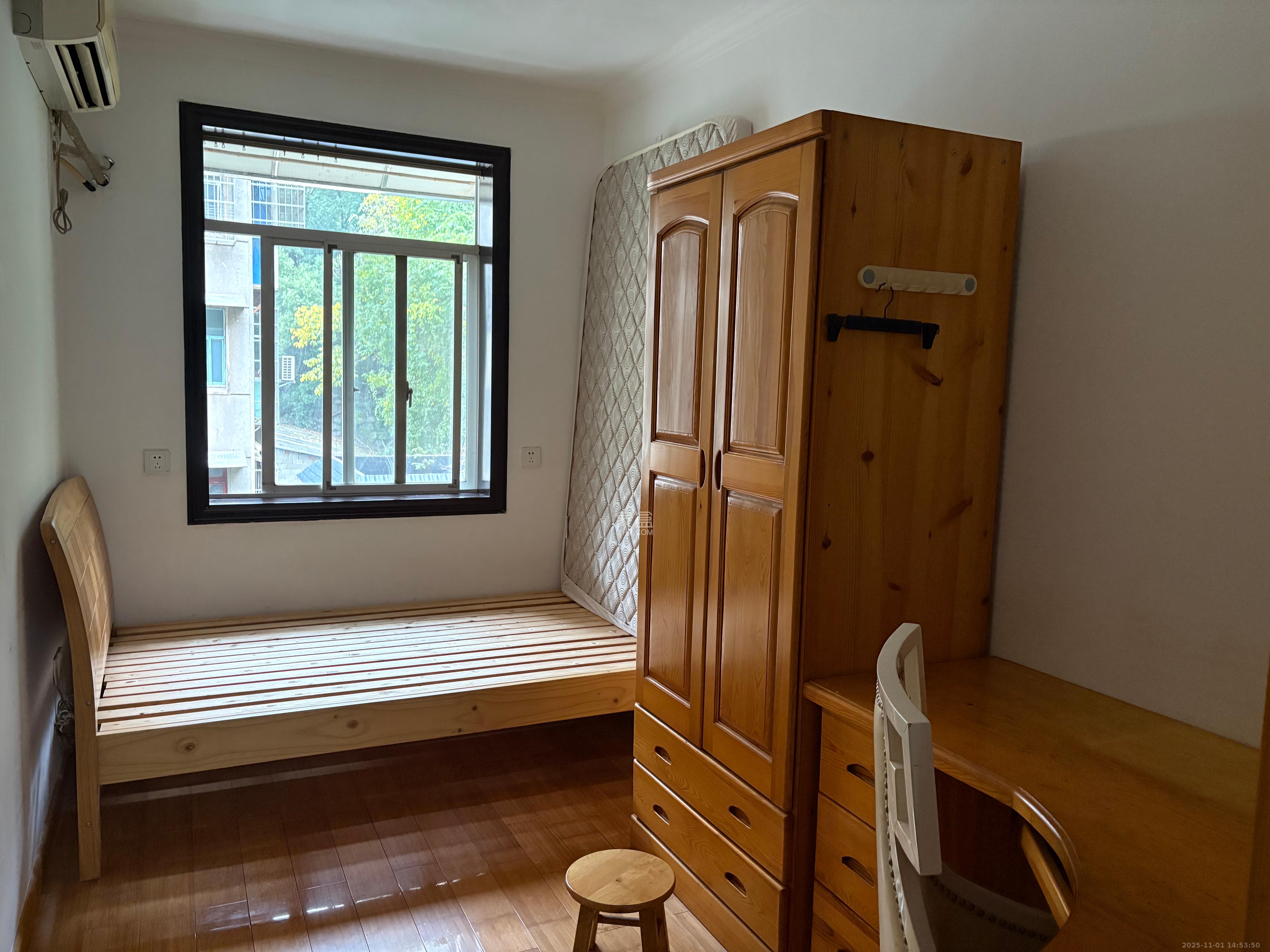 红花坡社区  2室1厅1卫    1500.0元/月室内图