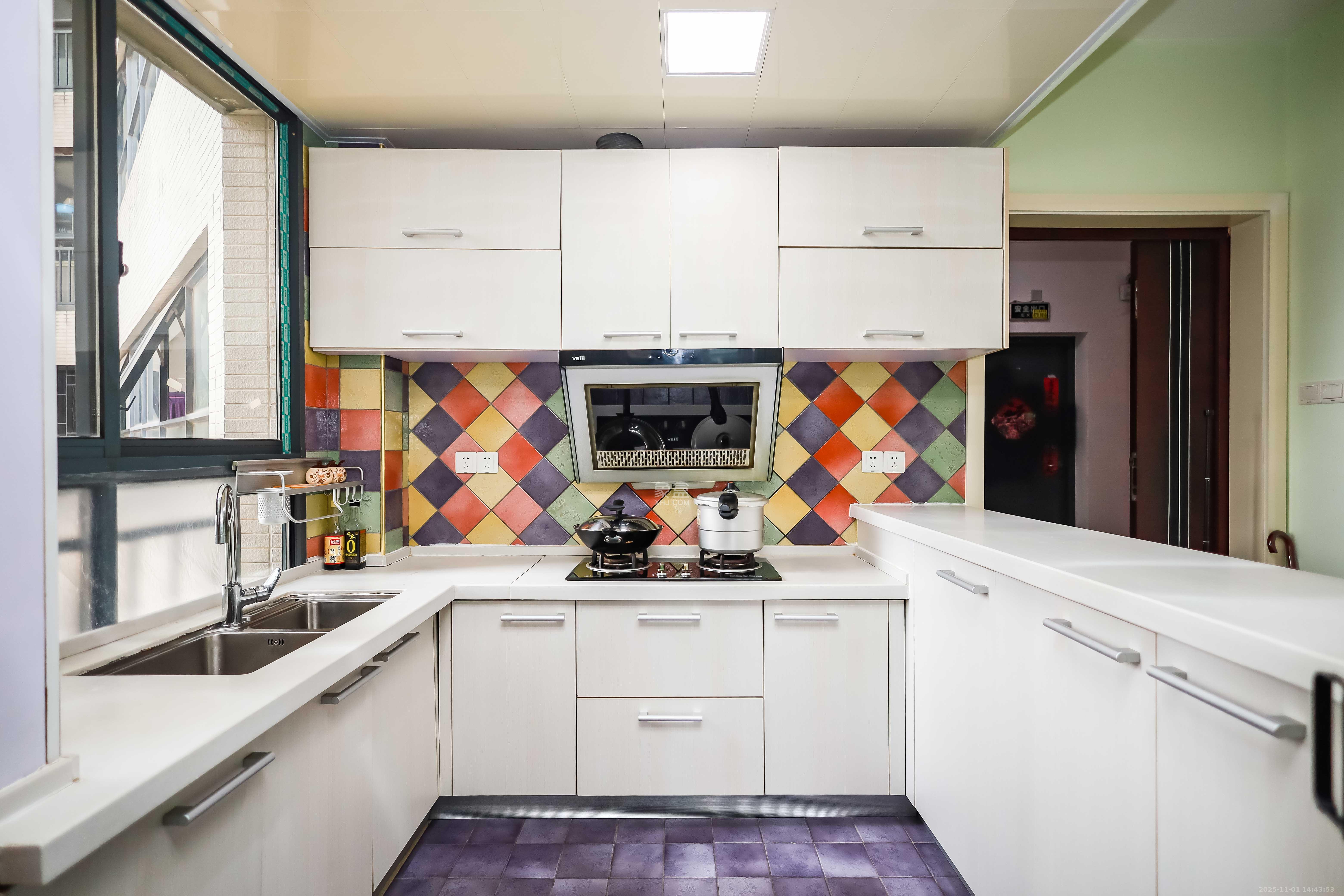 莱茵城 3室2厅1卫 100.0万 莱茵城 3室2厅1卫 100.0万厨房