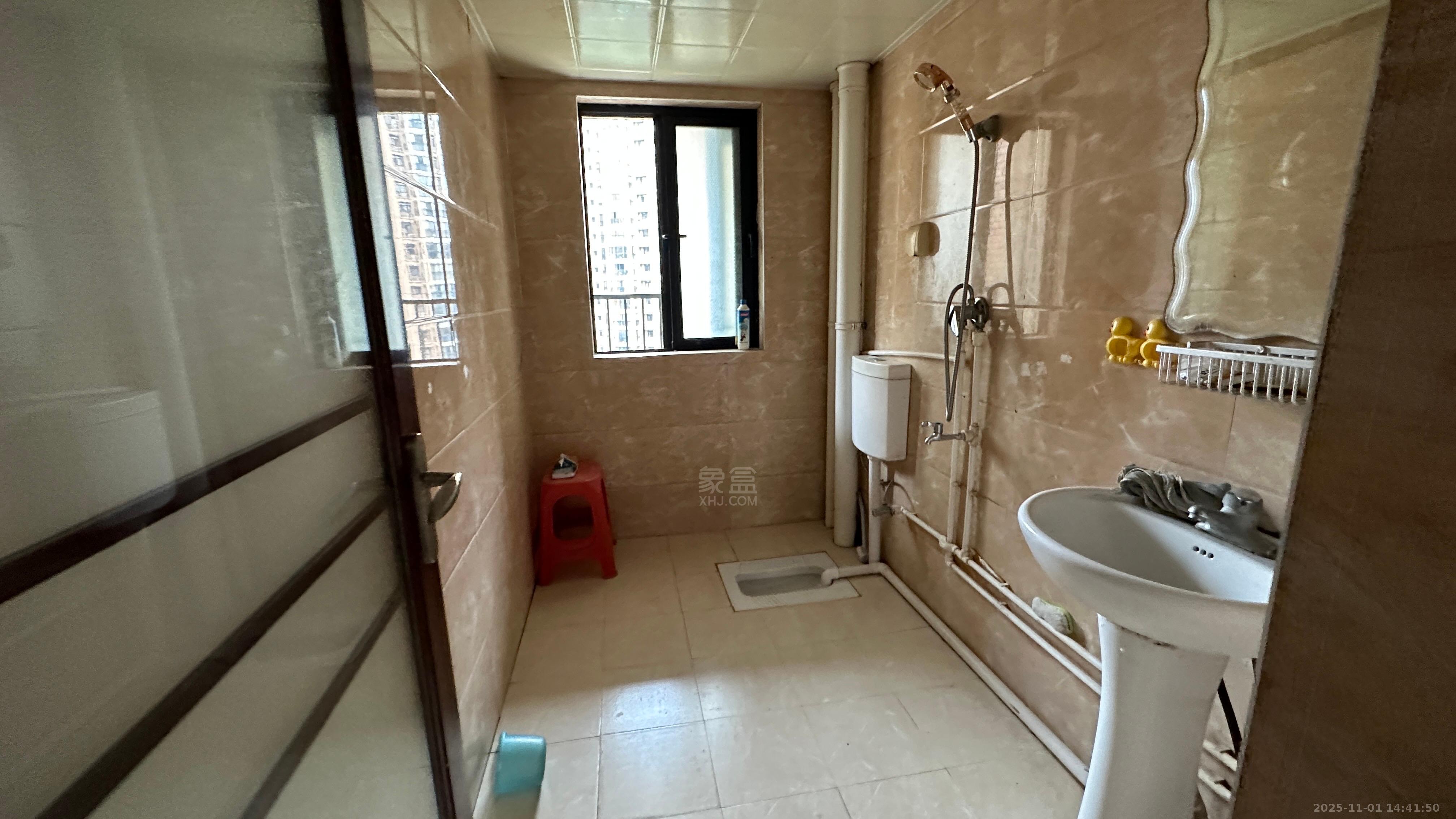 康桥美郡  3室2厅2卫    1700.0元/月室内图