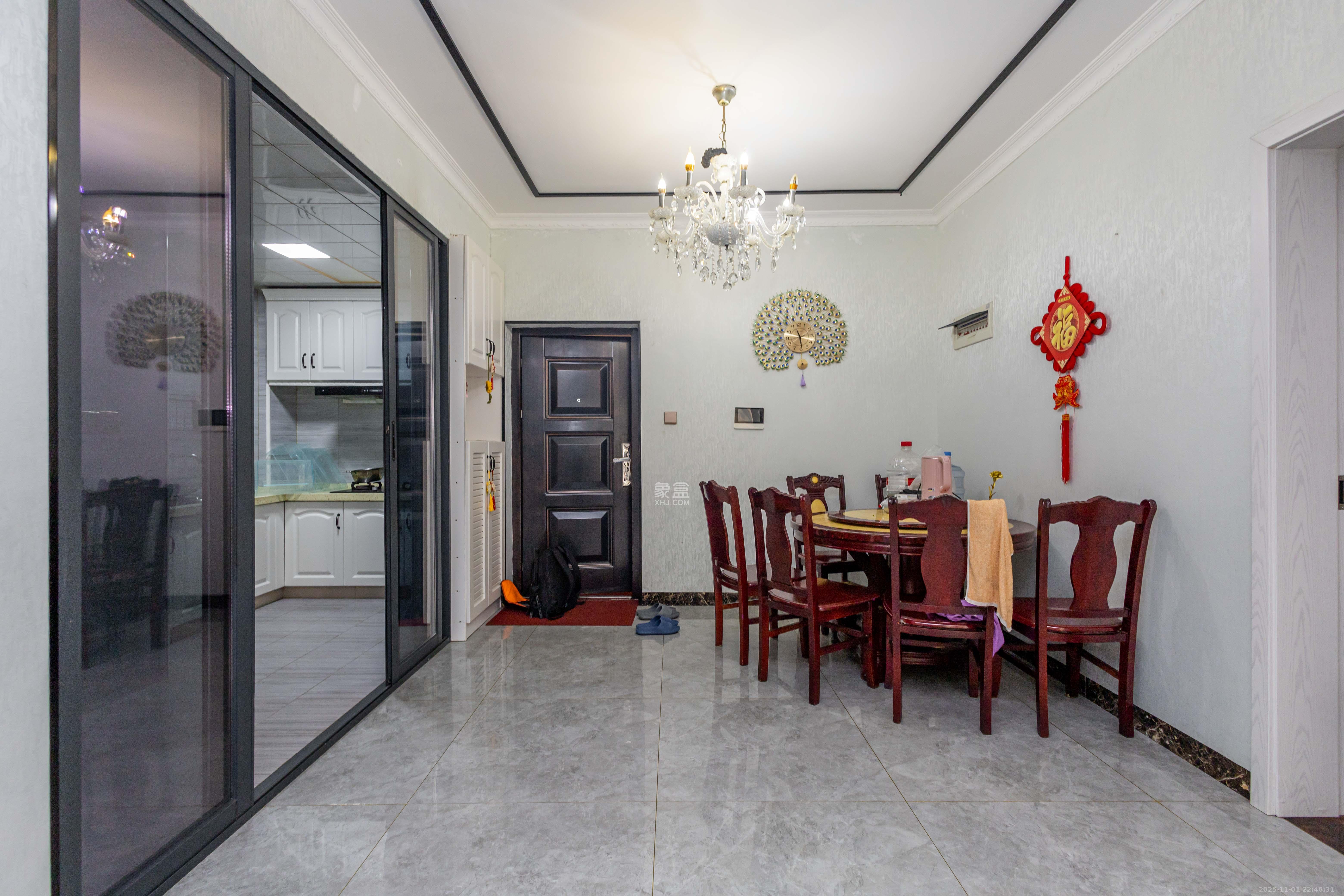 爵世名邸东湖(东湖壹号企业总部基地) 3室2厅1卫 78.0万 爵世名邸东湖(东湖壹号企业总部基地) 3室2厅1卫 78.0万客厅