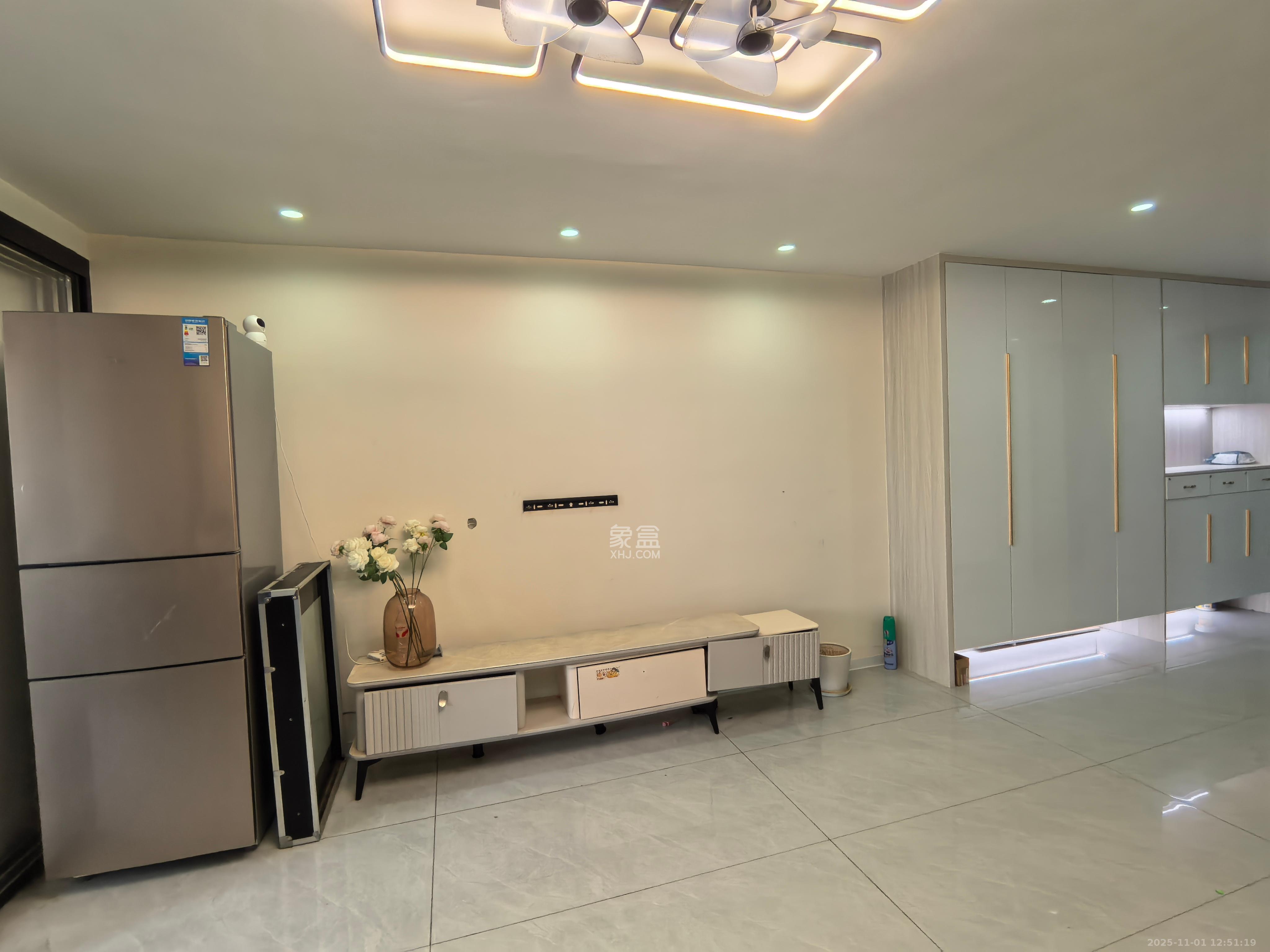 福晟钱隆国际(晟冉景苑) 2室0厅1卫 2200.0元/月 福晟钱隆国际(晟冉景苑) 2室0厅1卫 2200.0元/月室内图