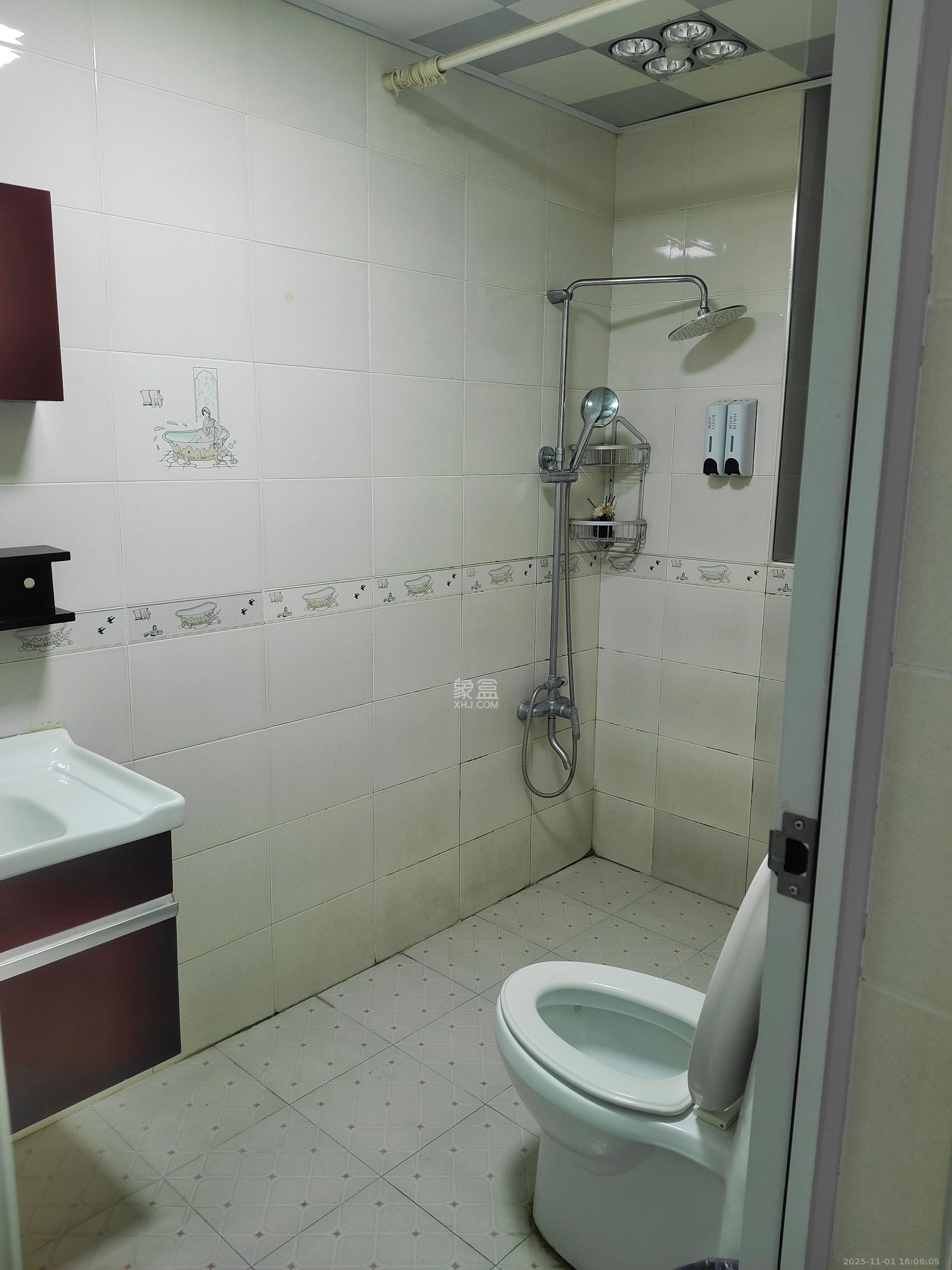 中天广场  2室2厅1卫    3500.0元/月室内图