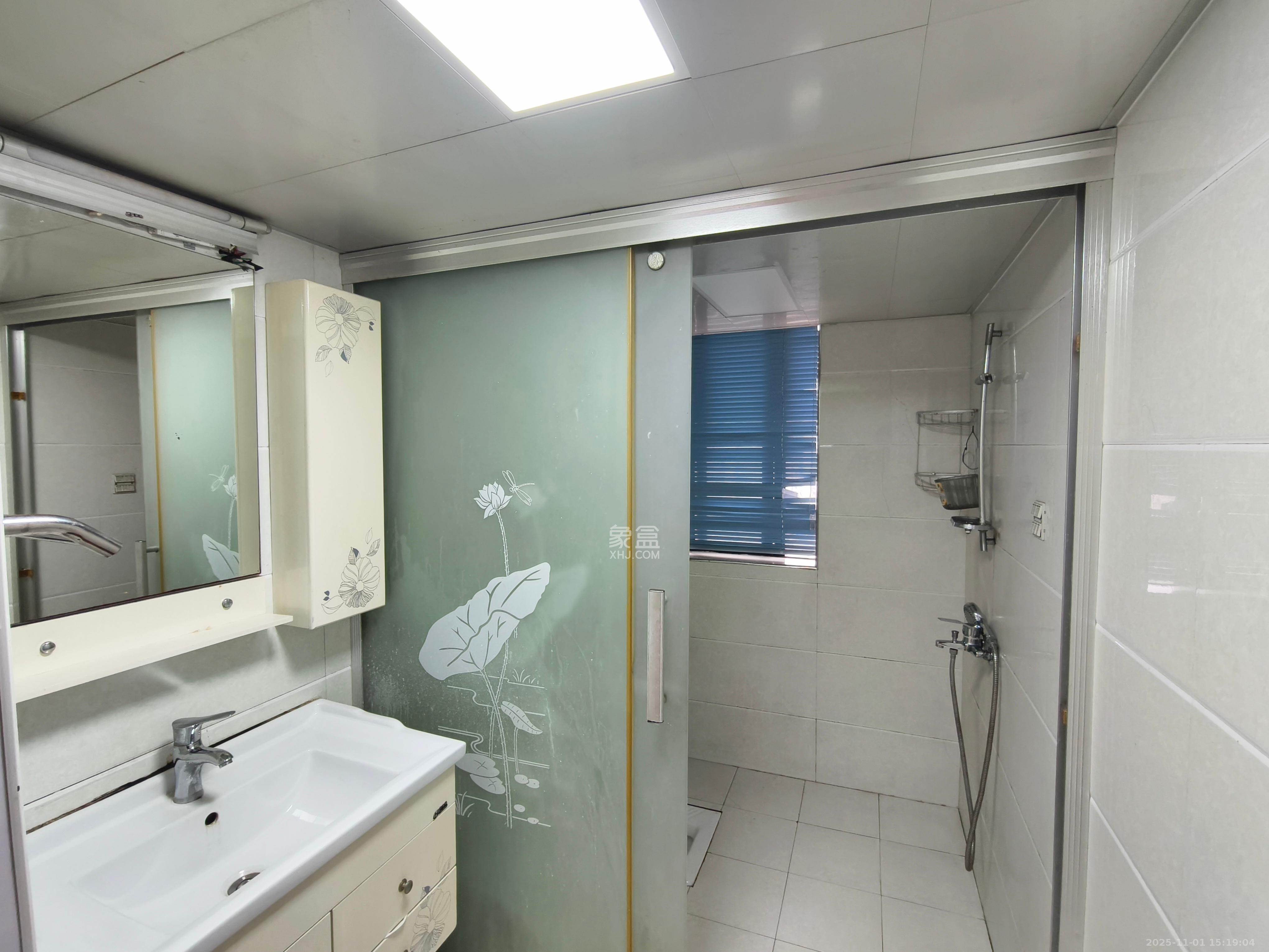 诚兴园 2室2厅1卫 2000.0元/月 诚兴园 2室2厅1卫 2000.0元/月室内图