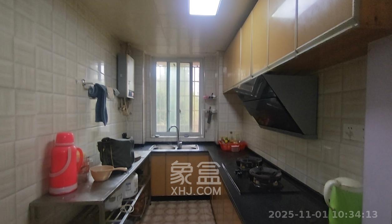 和润园一、二期  3室2厅2卫    2000.0元/月室内图