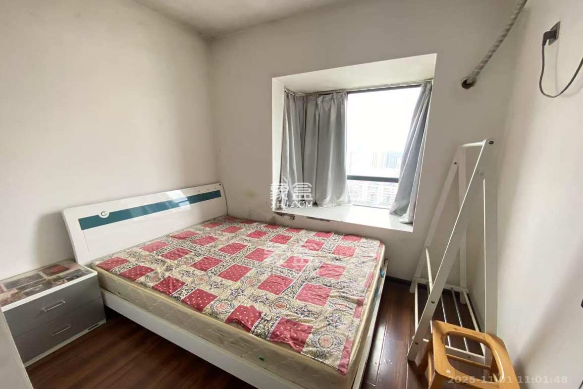 钱隆首府(福晟御园) 3室1厅1卫 3100.0元/月 钱隆首府(福晟御园) 3室1厅1卫 3100.0元/月室内图