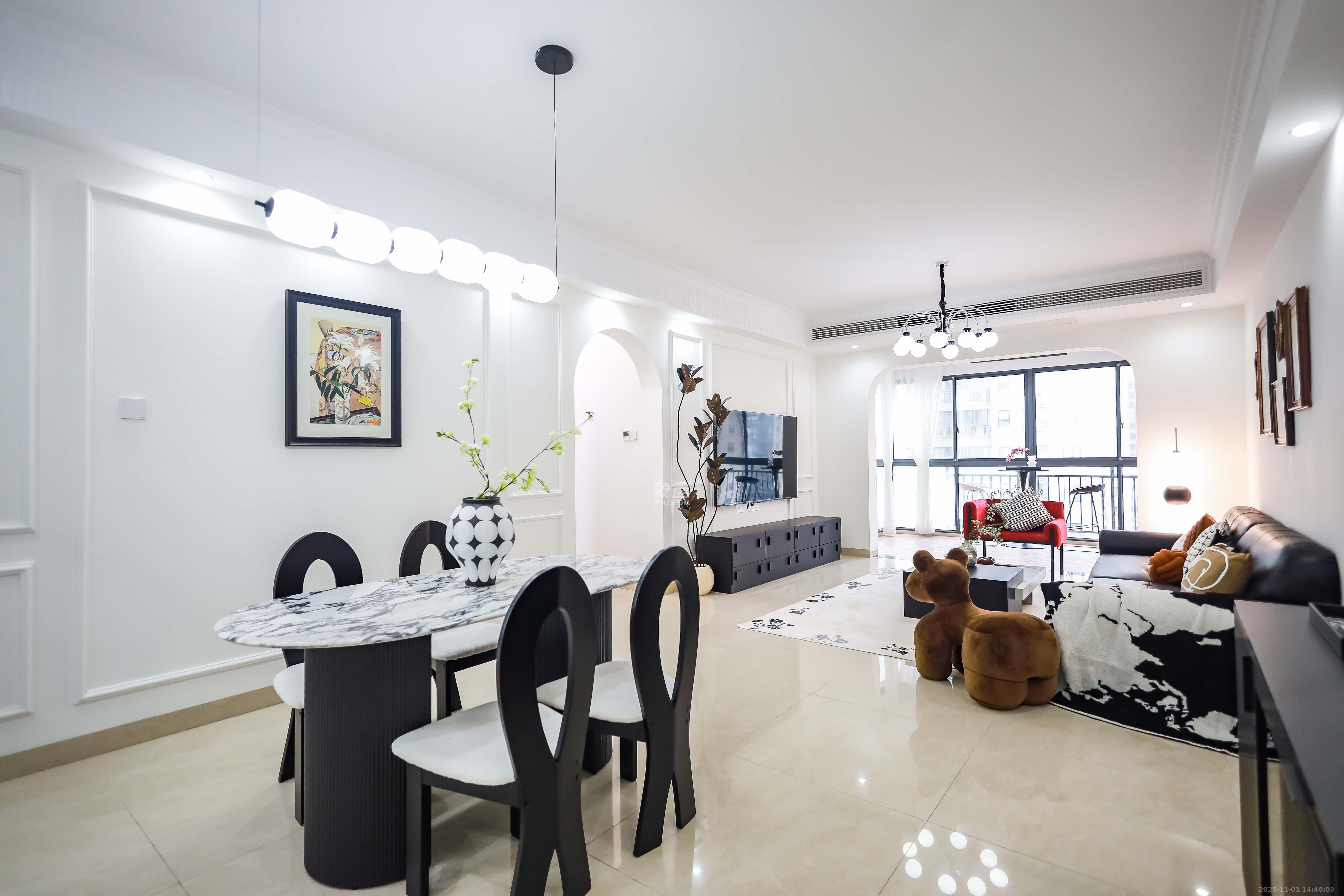 莱茵城  3室2厅1卫    99.8万客厅