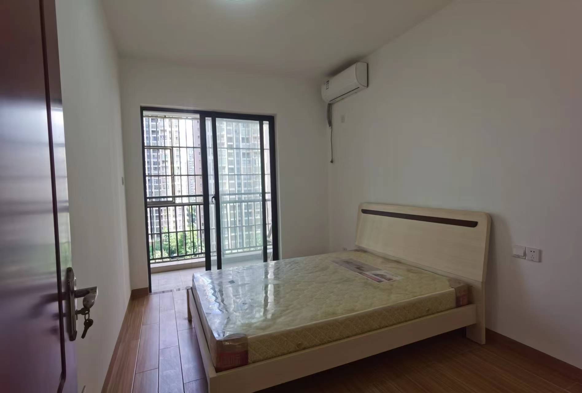 五源河公寓A区  3室2厅2卫    220.0万客厅