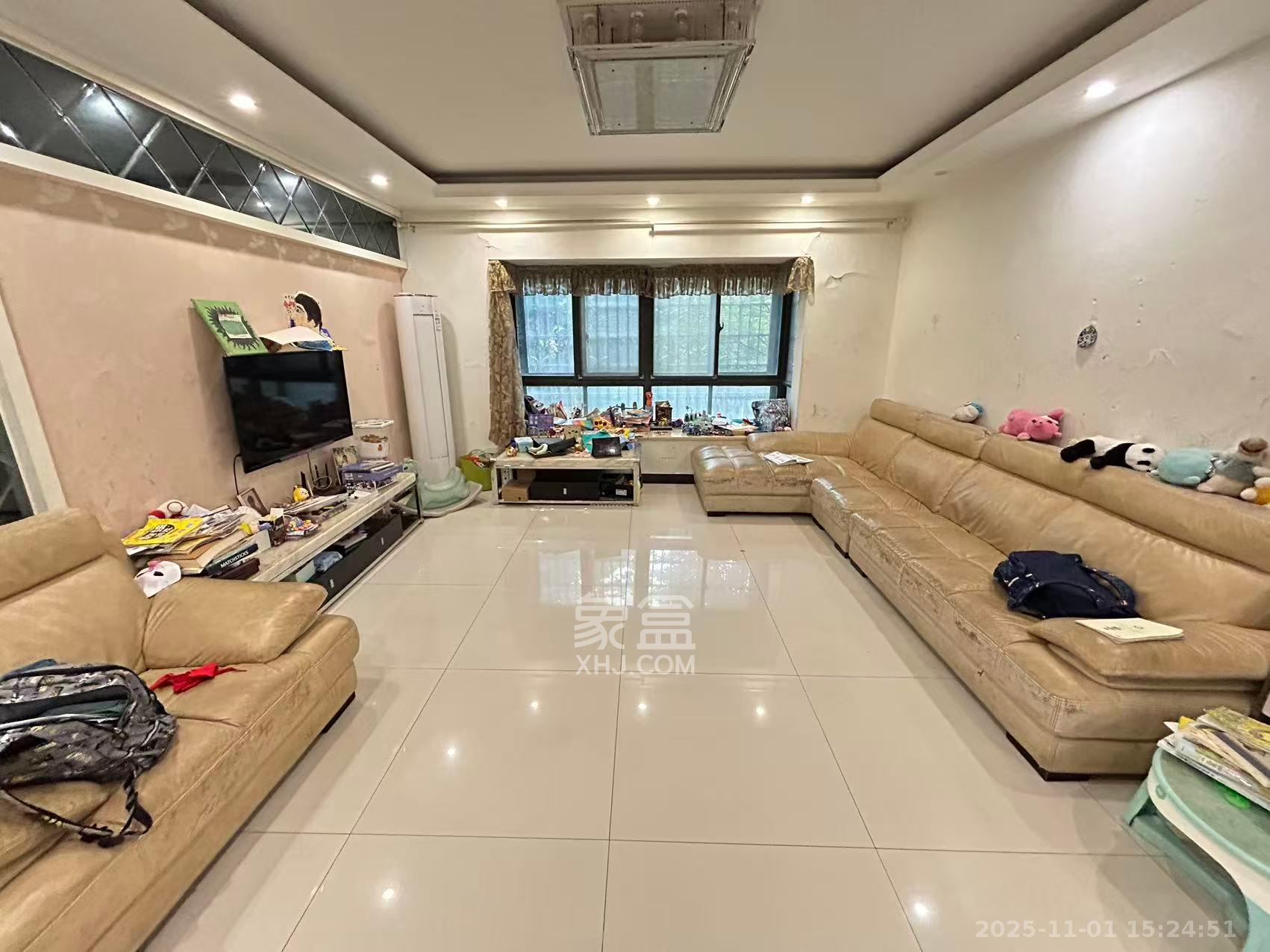 湘水一城(一期)  4室2厅2卫    2800.0元/月