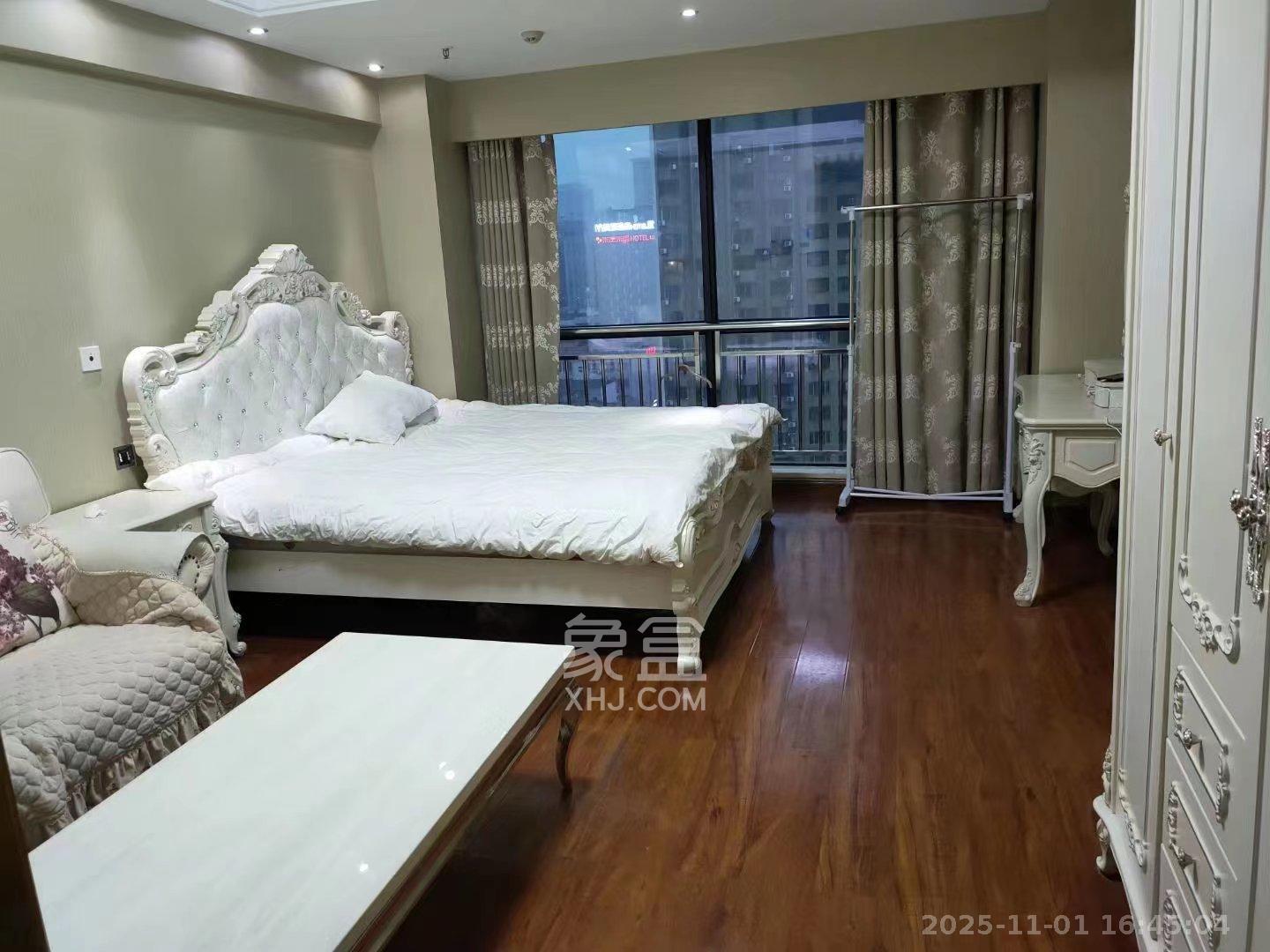 五一钻界  1室1厅1卫    2500.0元/月室内图