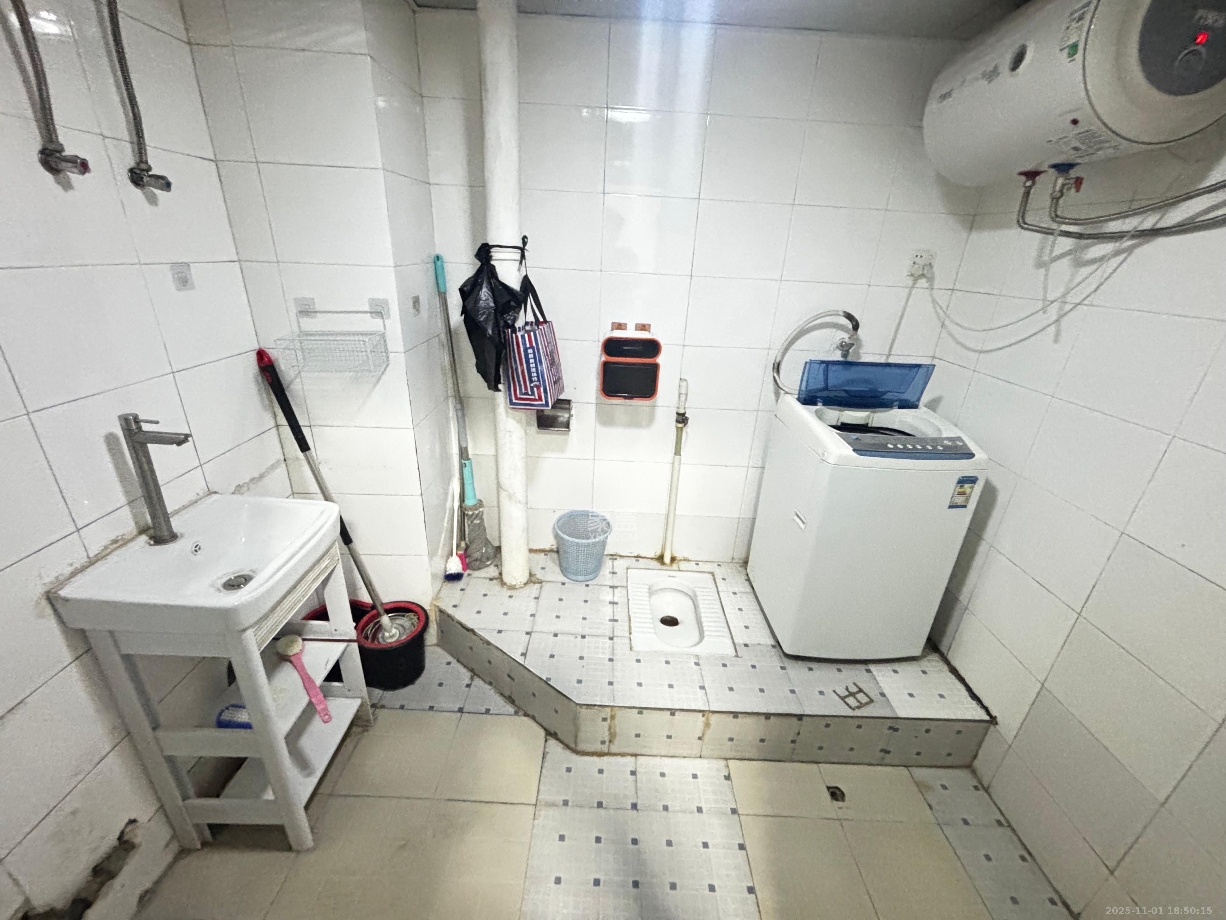 湘聚大厦 1室0厅0卫 1400.0元/月 湘聚大厦 1室0厅0卫 1400.0元/月室内图