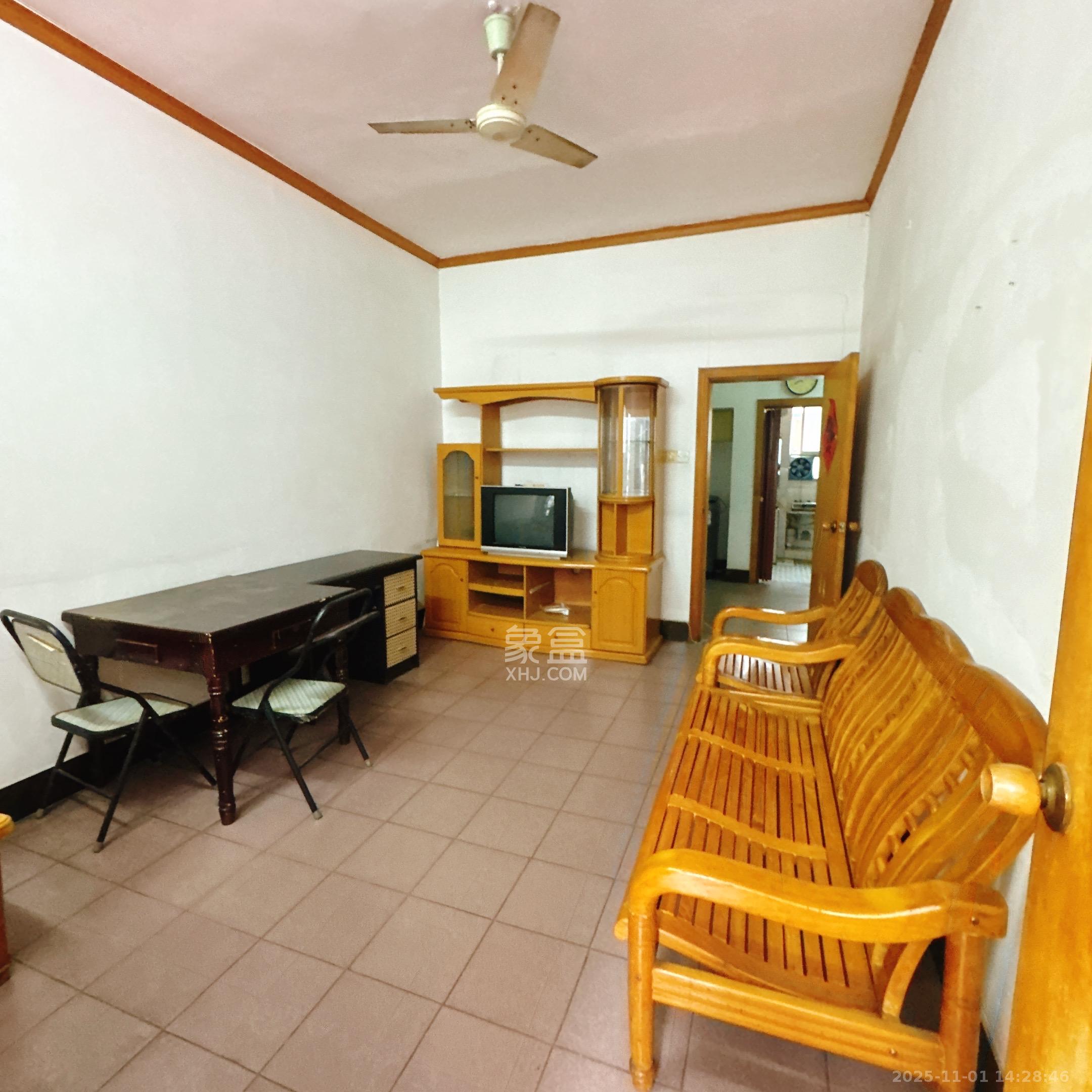 雅泰花园  2室1厅1卫    1300.0元/月室内图