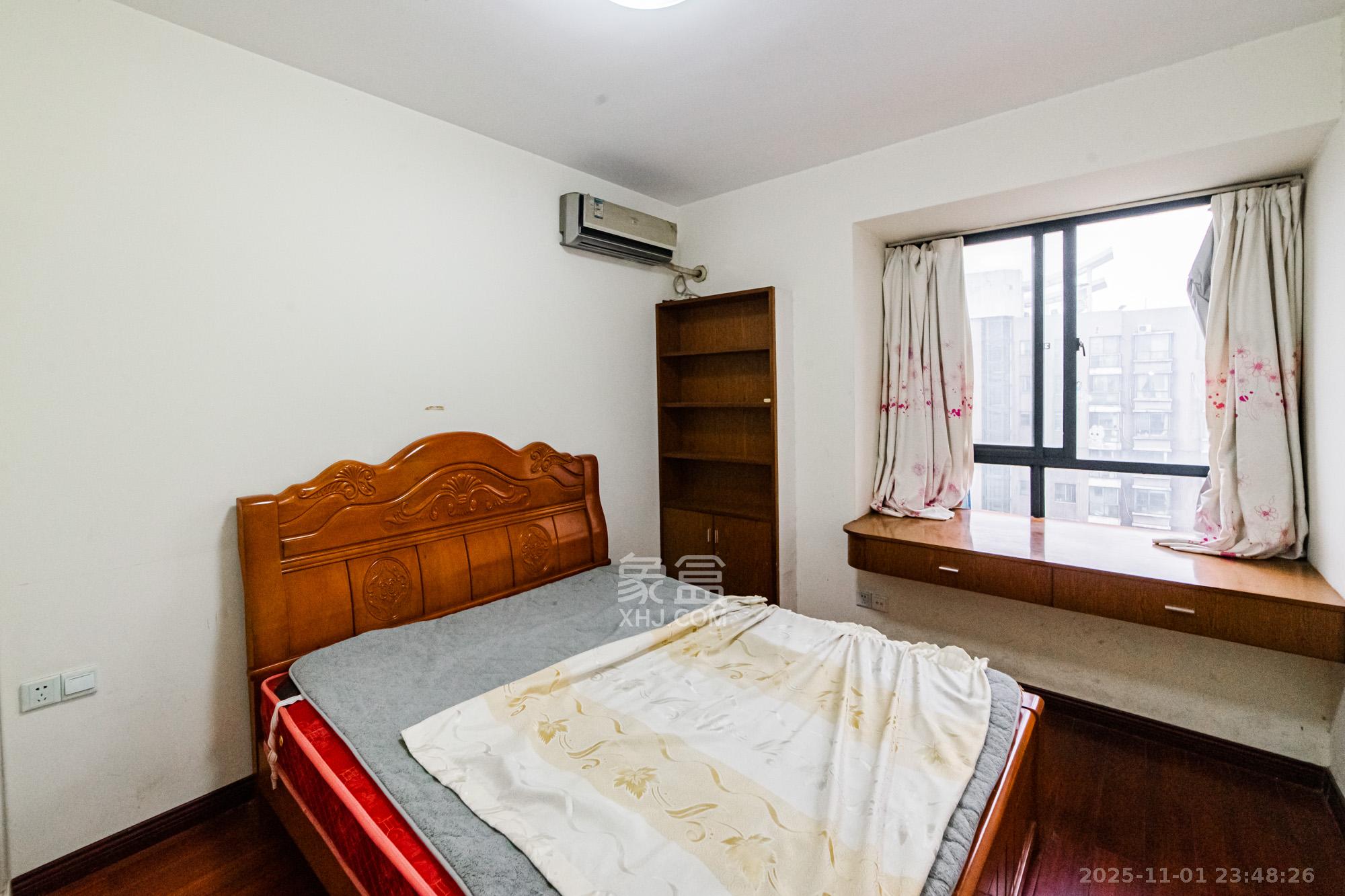 湘江世纪城鸿江苑  3室2厅2卫    103.0万卧室