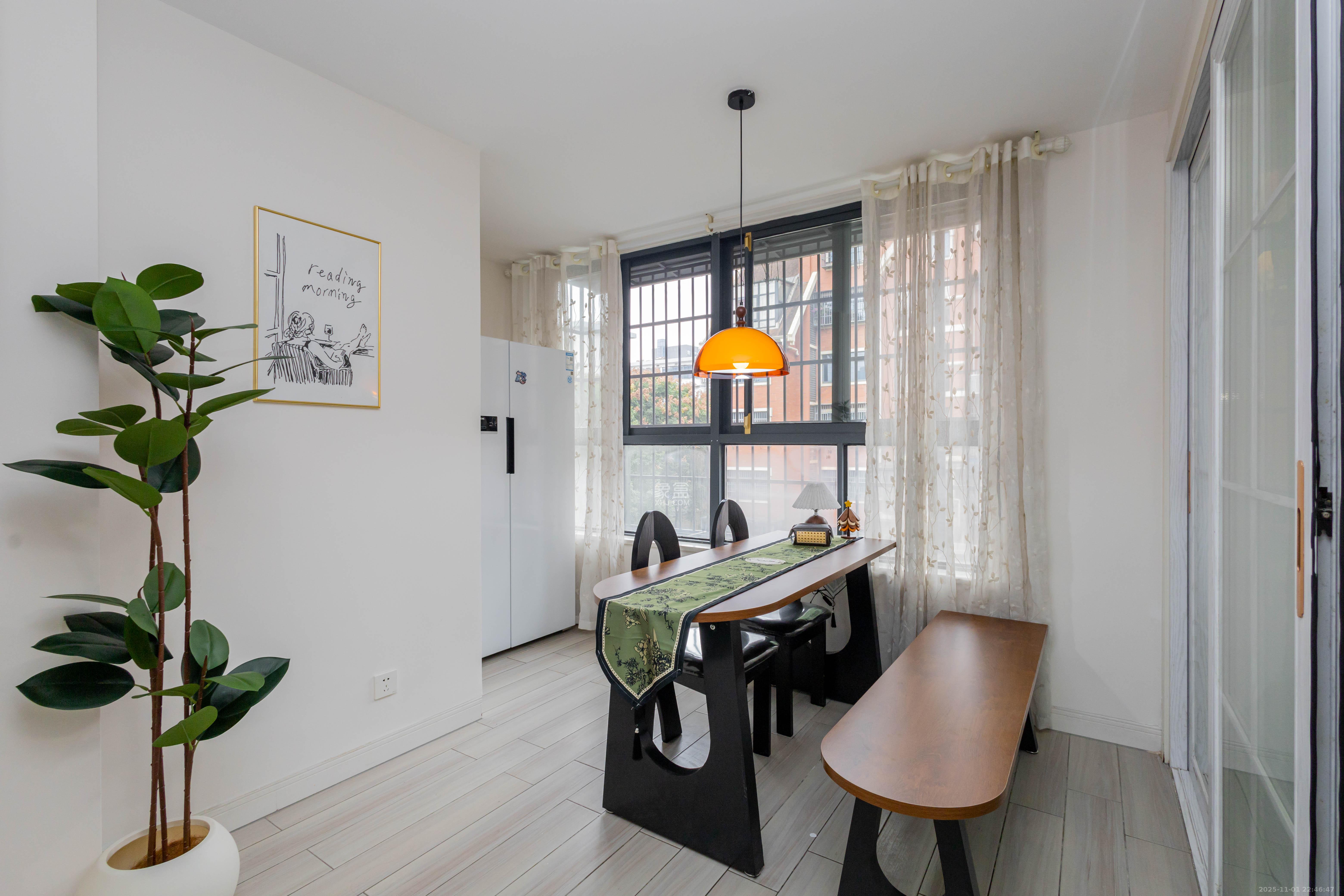 辉宏橄榄城  4室2厅2卫    105.0万 辉宏橄榄城  4室2厅2卫    105.0万客厅