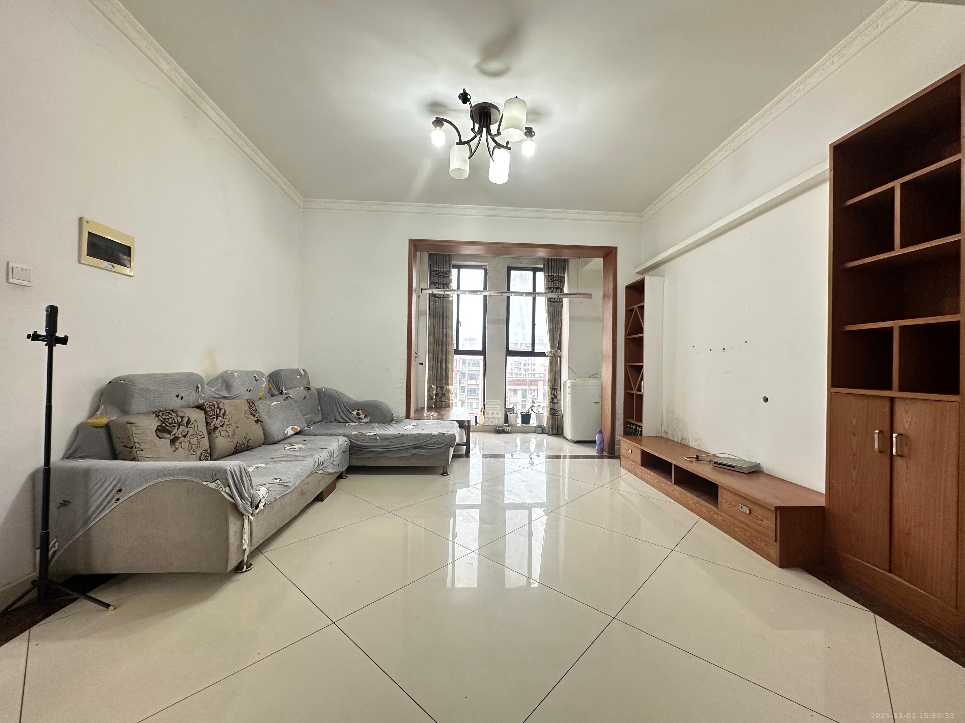 爱琴海岸  2室2厅1卫    1400.0元/月