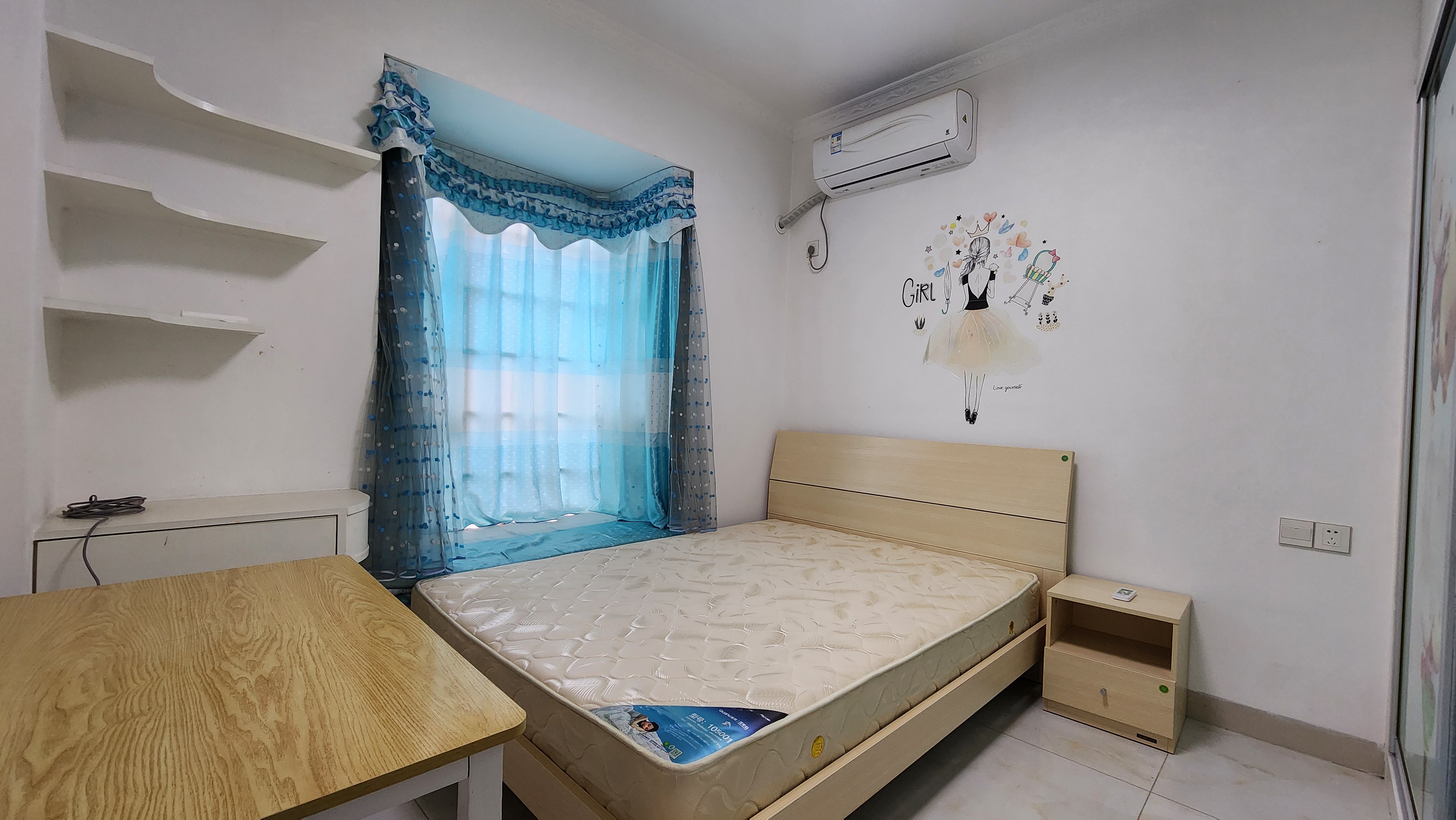 东方名城  3室2厅2卫    2300.0元/月室内图