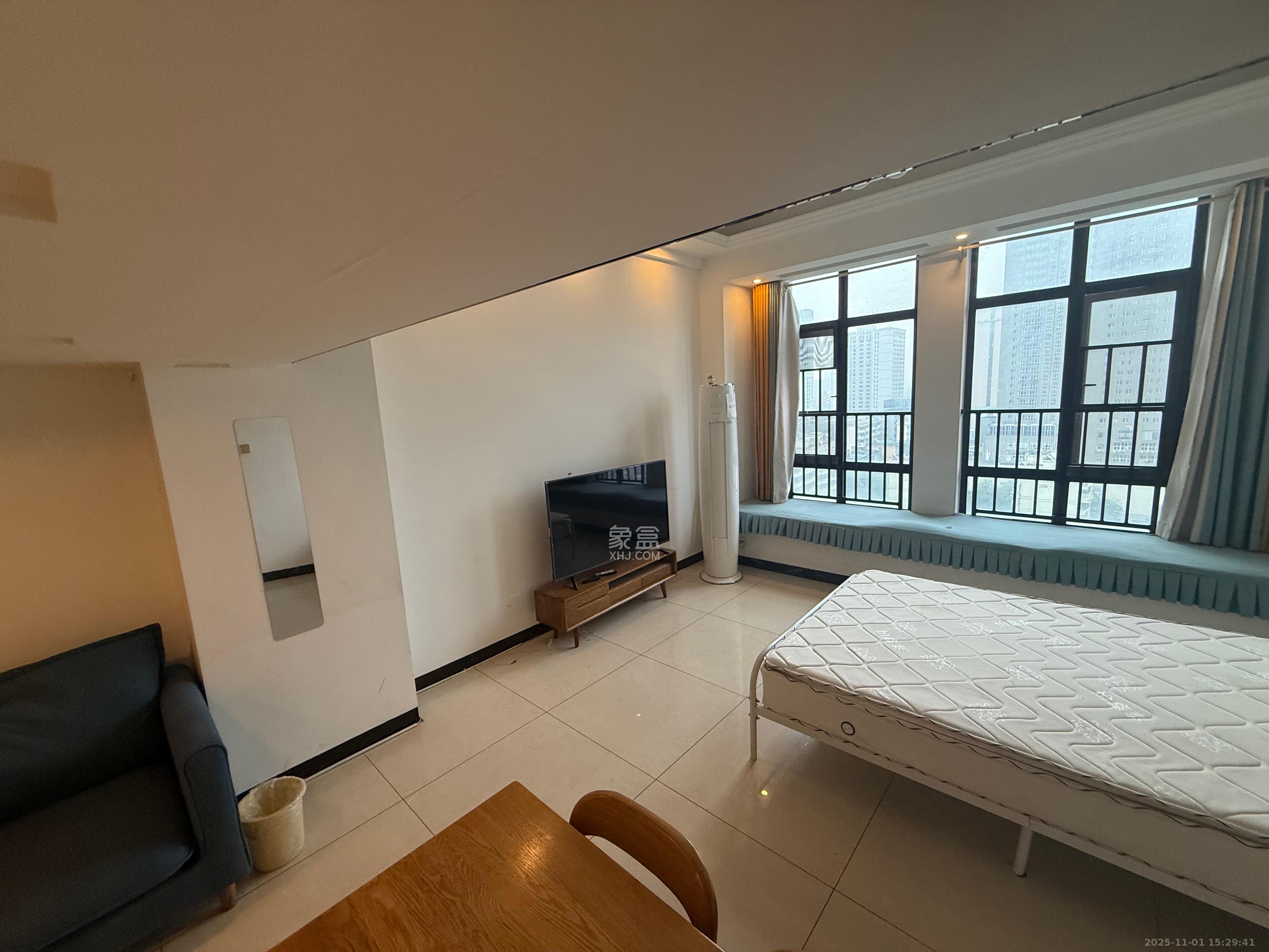 荣悦台  1室1厅1卫    2000.0元/月 荣悦台  1室1厅1卫    2000.0元/月室内图