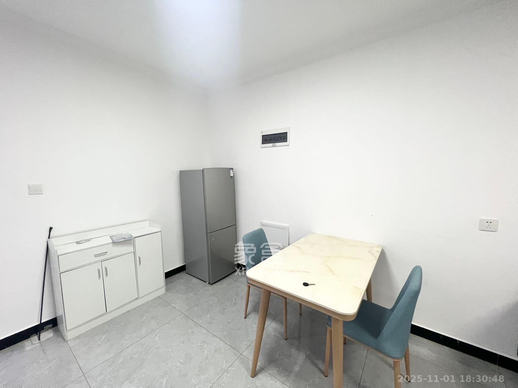 东合新苑 2室2厅1卫 2100.0元/月 东合新苑 2室2厅1卫 2100.0元/月室内图