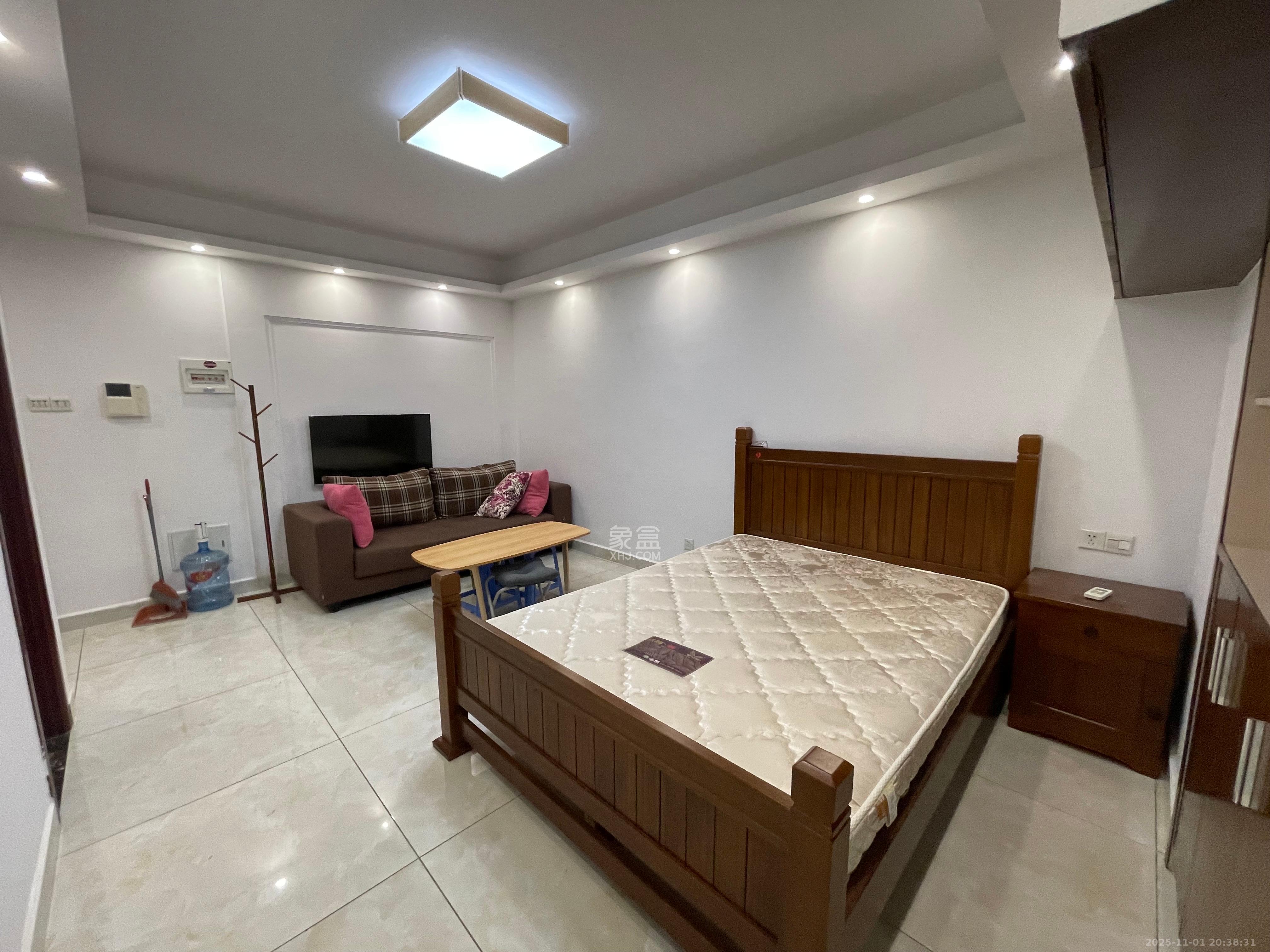 湘域城邦（湘域国际中心）  1室1厅1卫    2200.0元/月室内图