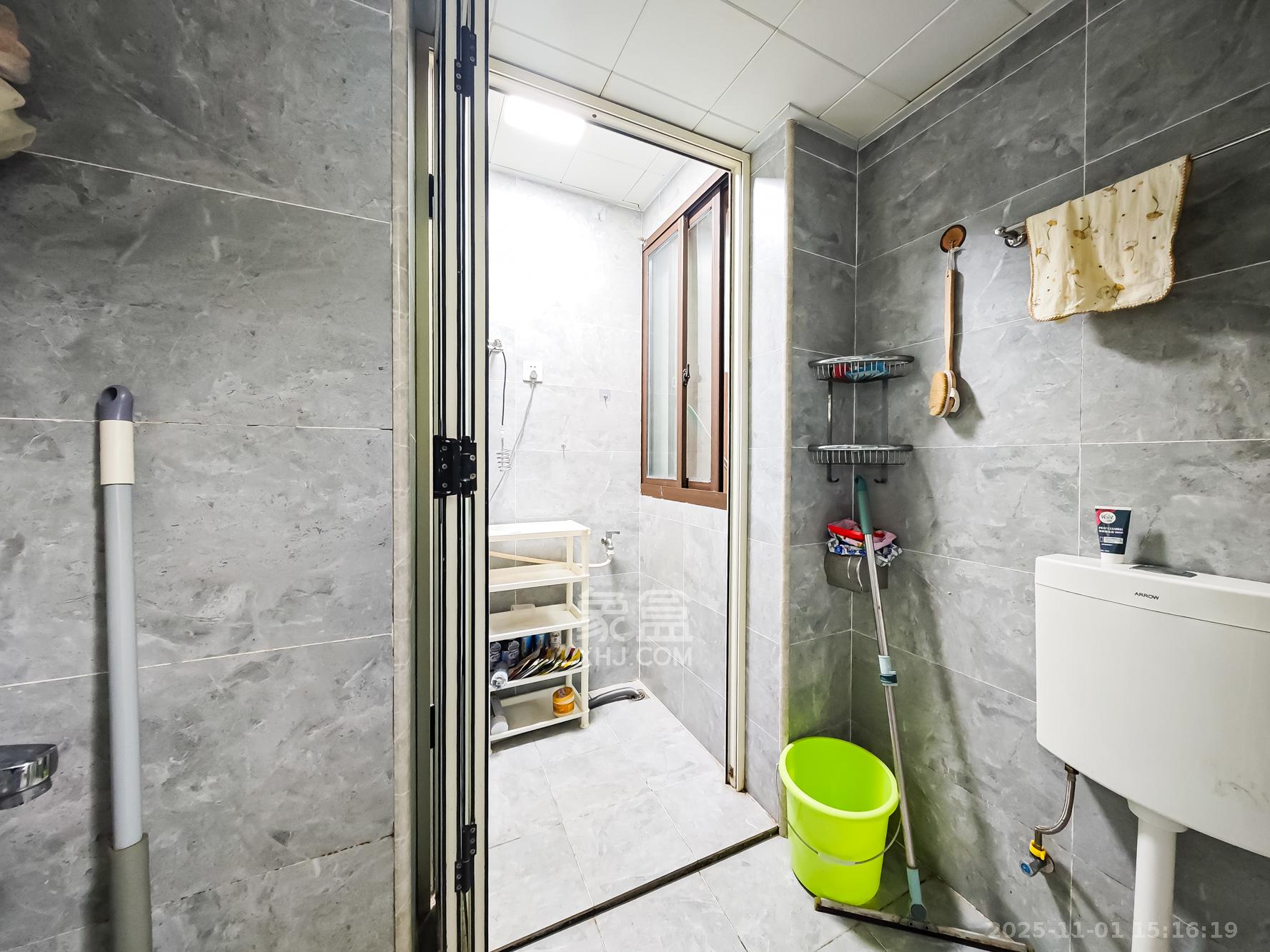 山语城三期  3室2厅1卫    68.0万卫生间