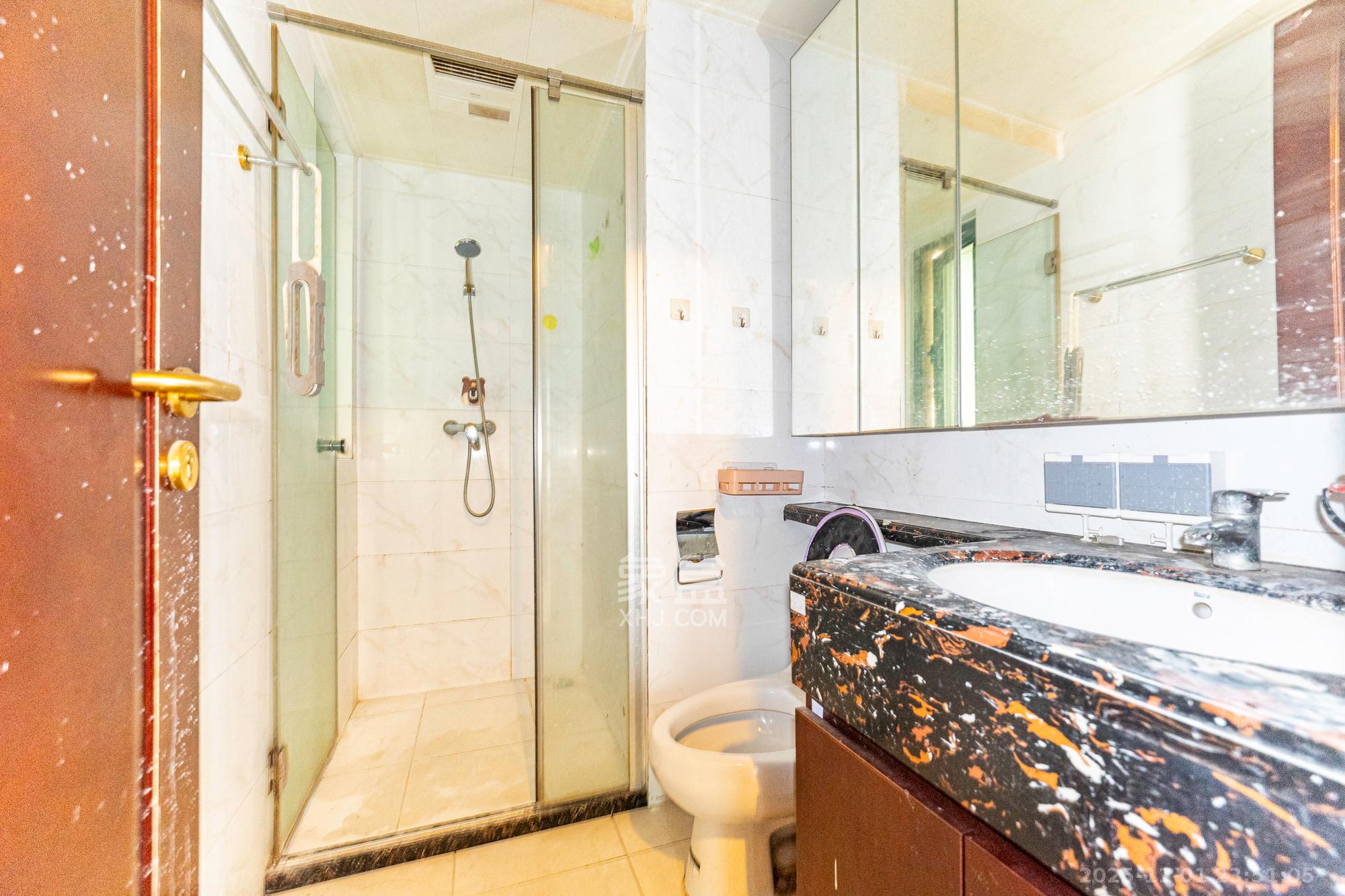 恒大雅苑  2室1厅1卫    58.0万卫生间