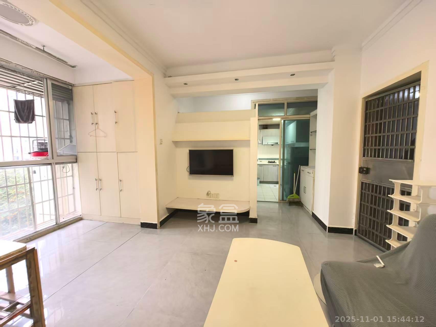 书香名邸  1室1厅1卫    1800.0元/月室内图