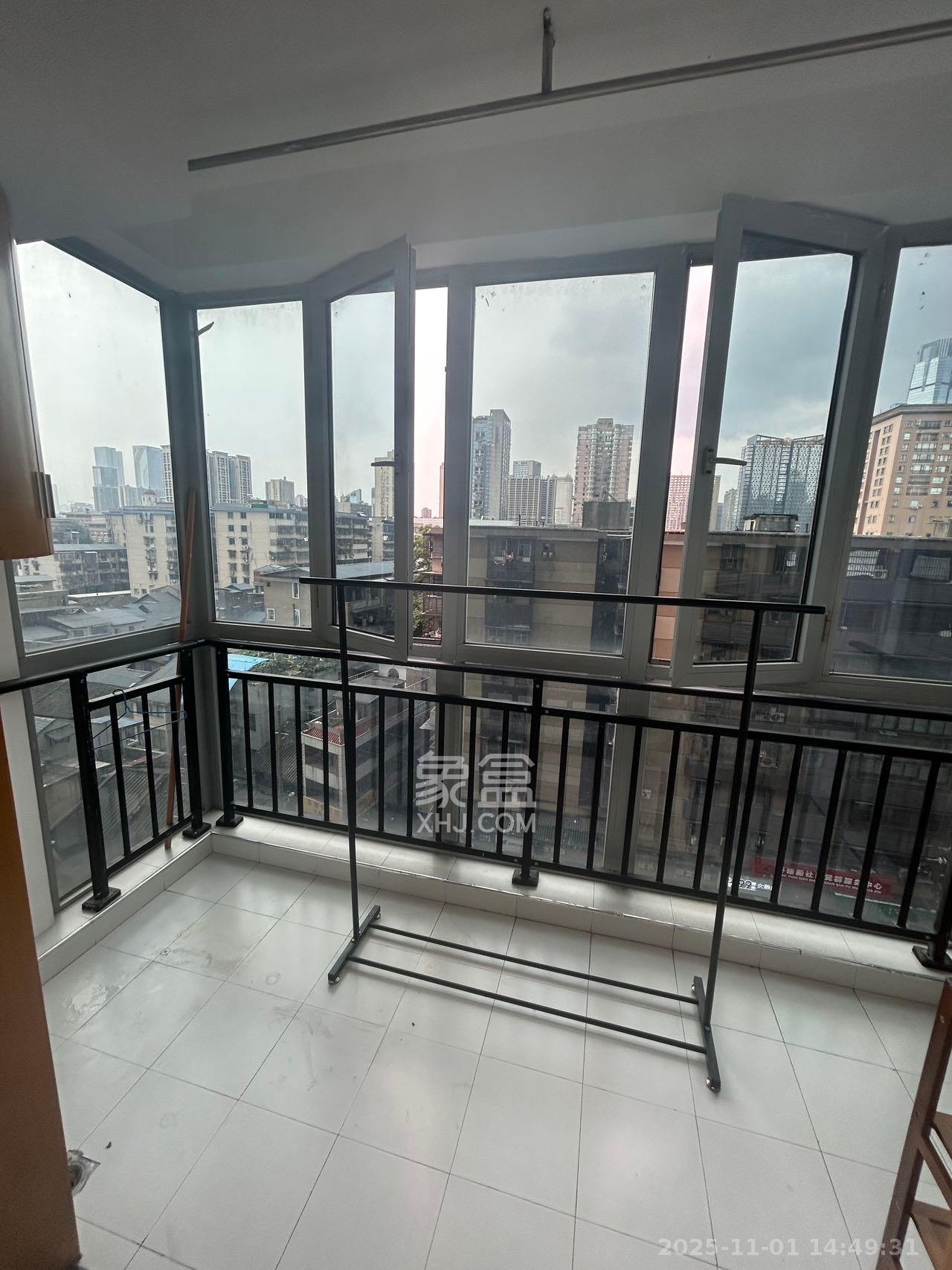 五一中央领御  3室1厅1卫    3500.0元/月室内图