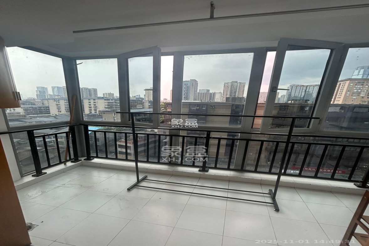 五一中央领御 3室1厅1卫 3500.0元/月 五一中央领御 3室1厅1卫 3500.0元/月室内图