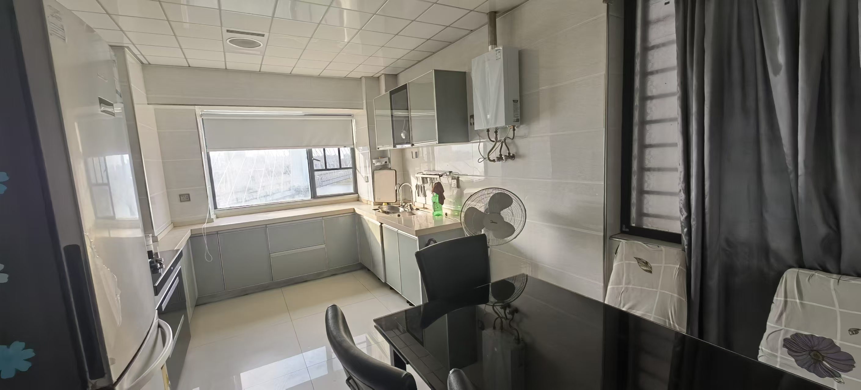 太一御江城  3室2厅2卫    82.0万客厅