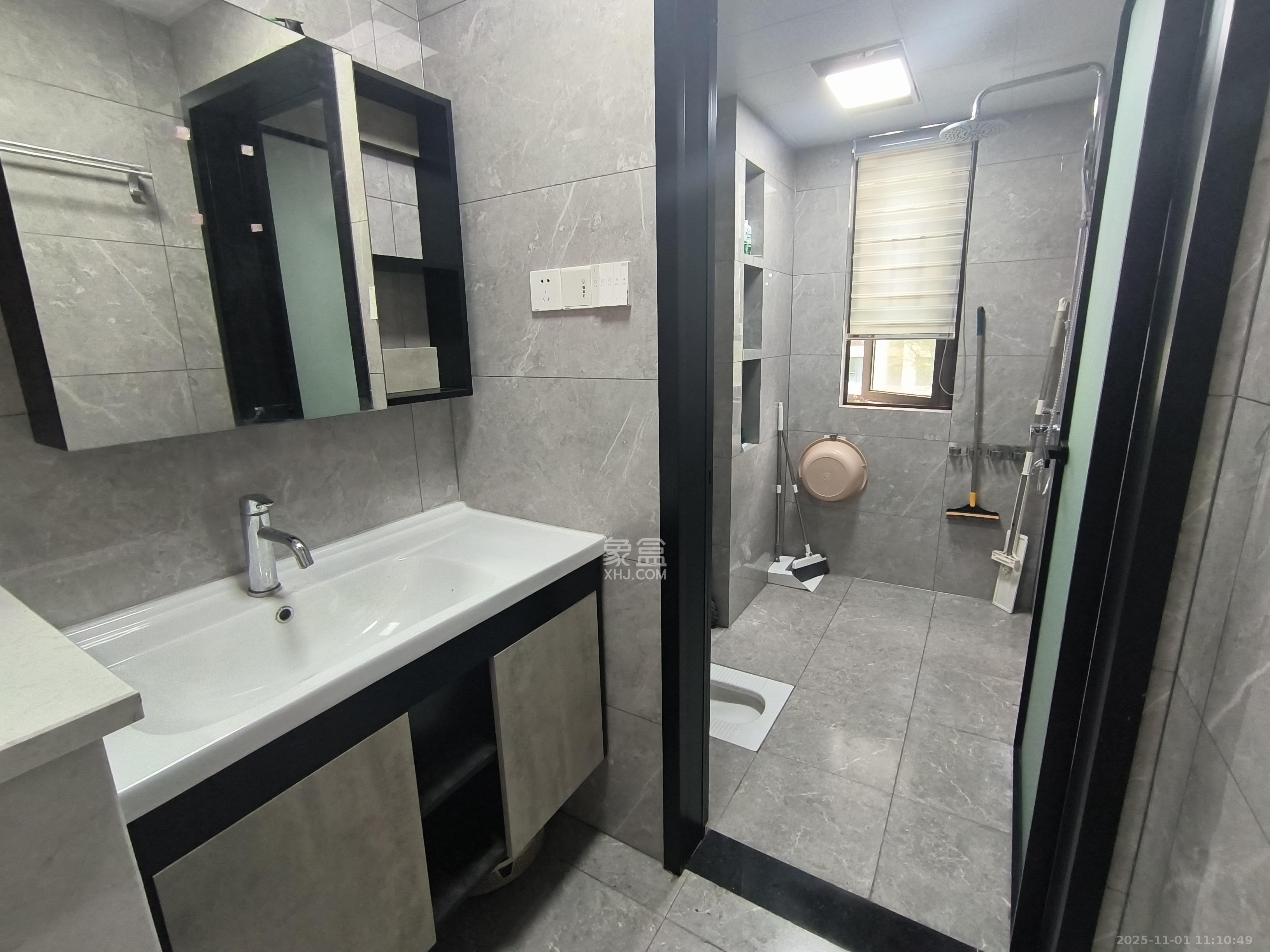 恒基旭辉湖山赋  3室2厅2卫    2500.0元/月室内图