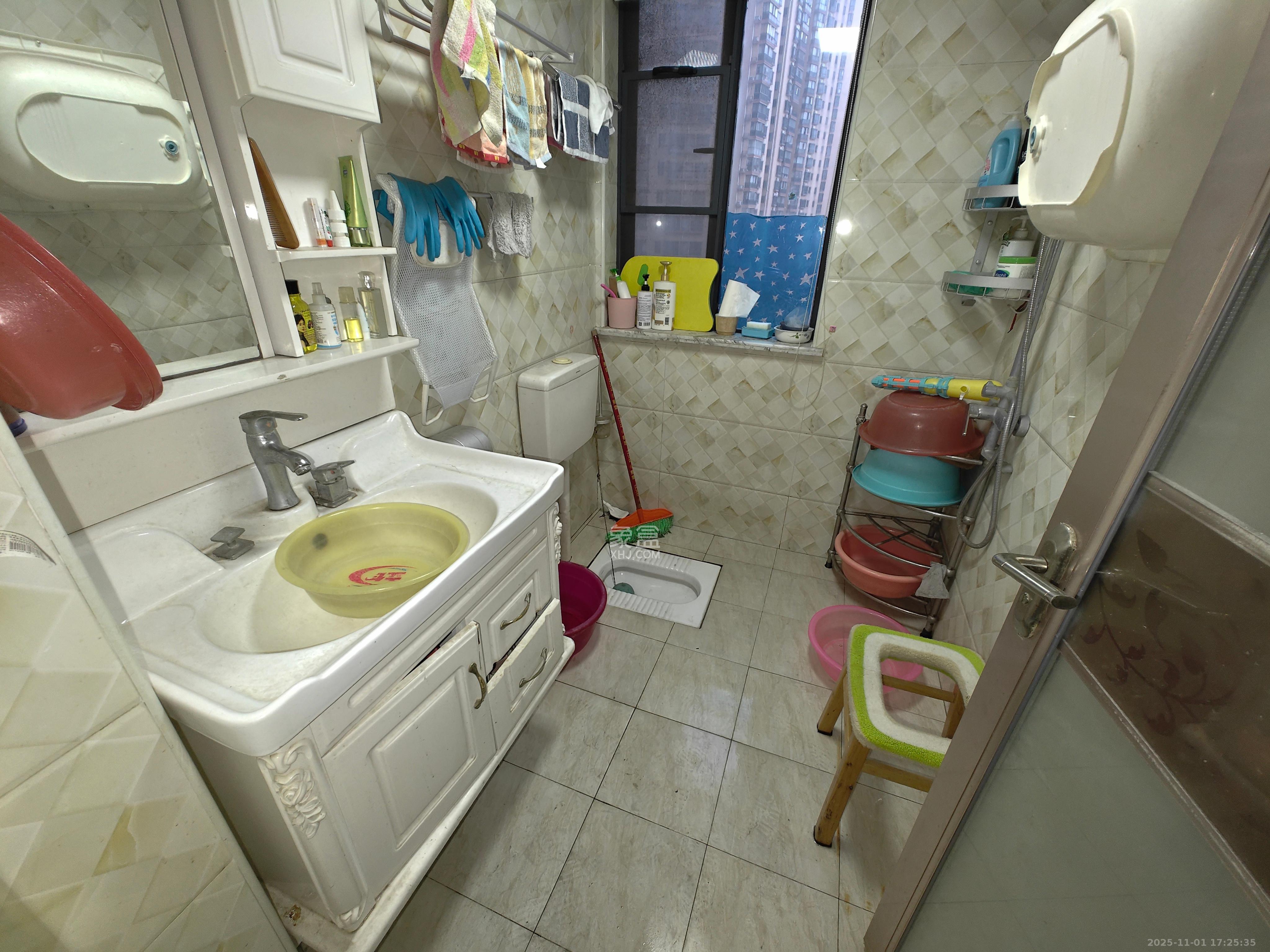 兴威帕克水岸 3室2厅1卫 2300.0元/月 兴威帕克水岸 3室2厅1卫 2300.0元/月室内图