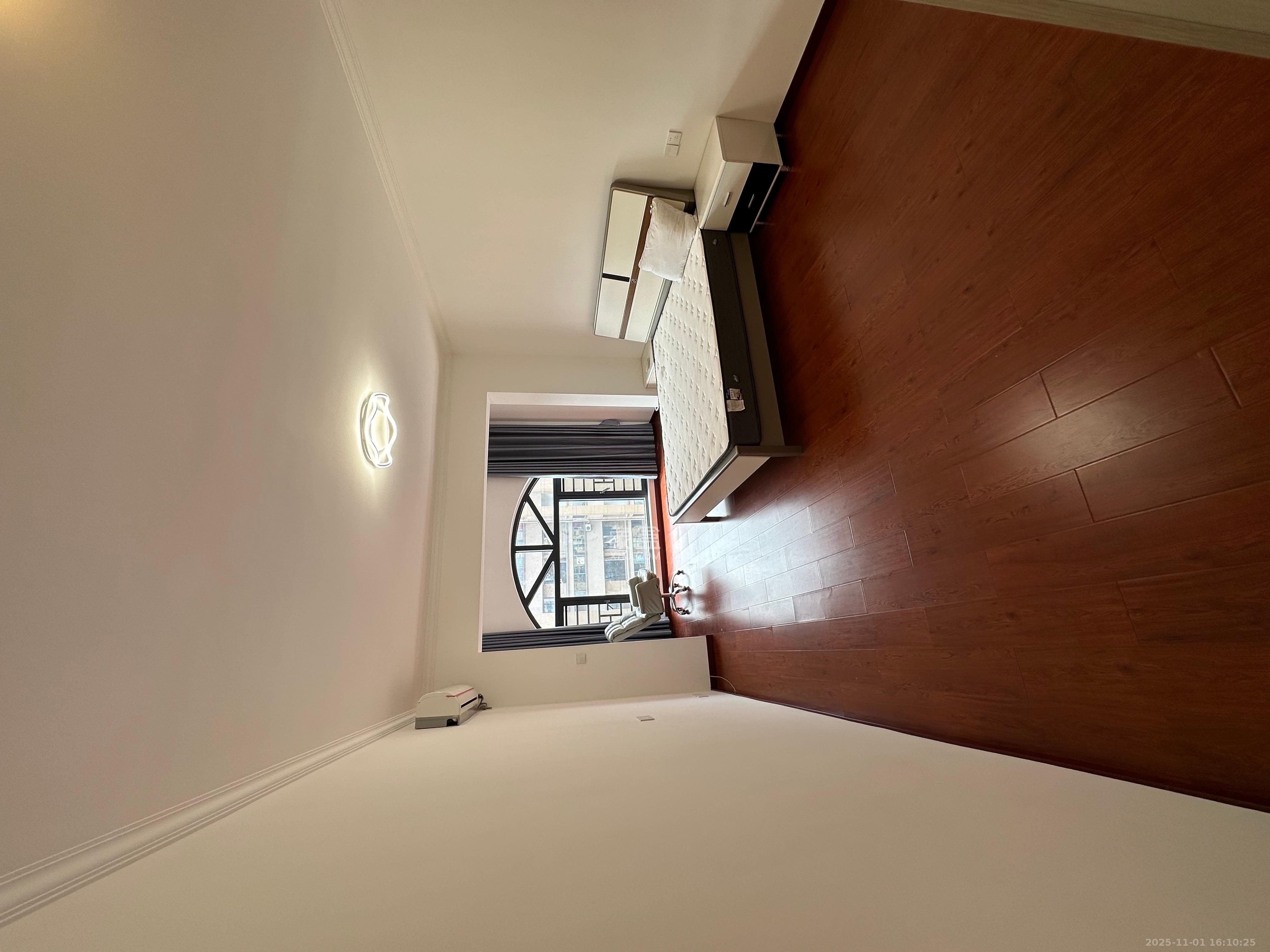 邦盛水岸御园  4室2厅2卫    2800.0元/月室内图